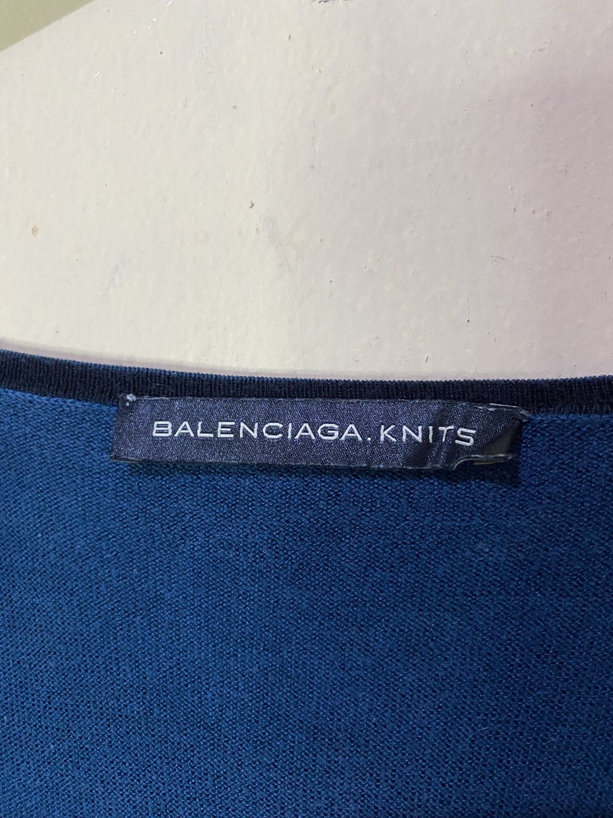 Balenciaga Balenciaga Knits V-neck Jumper Wool Size XS / US 0-2 / IT 36-38 - 6 Thumbnail