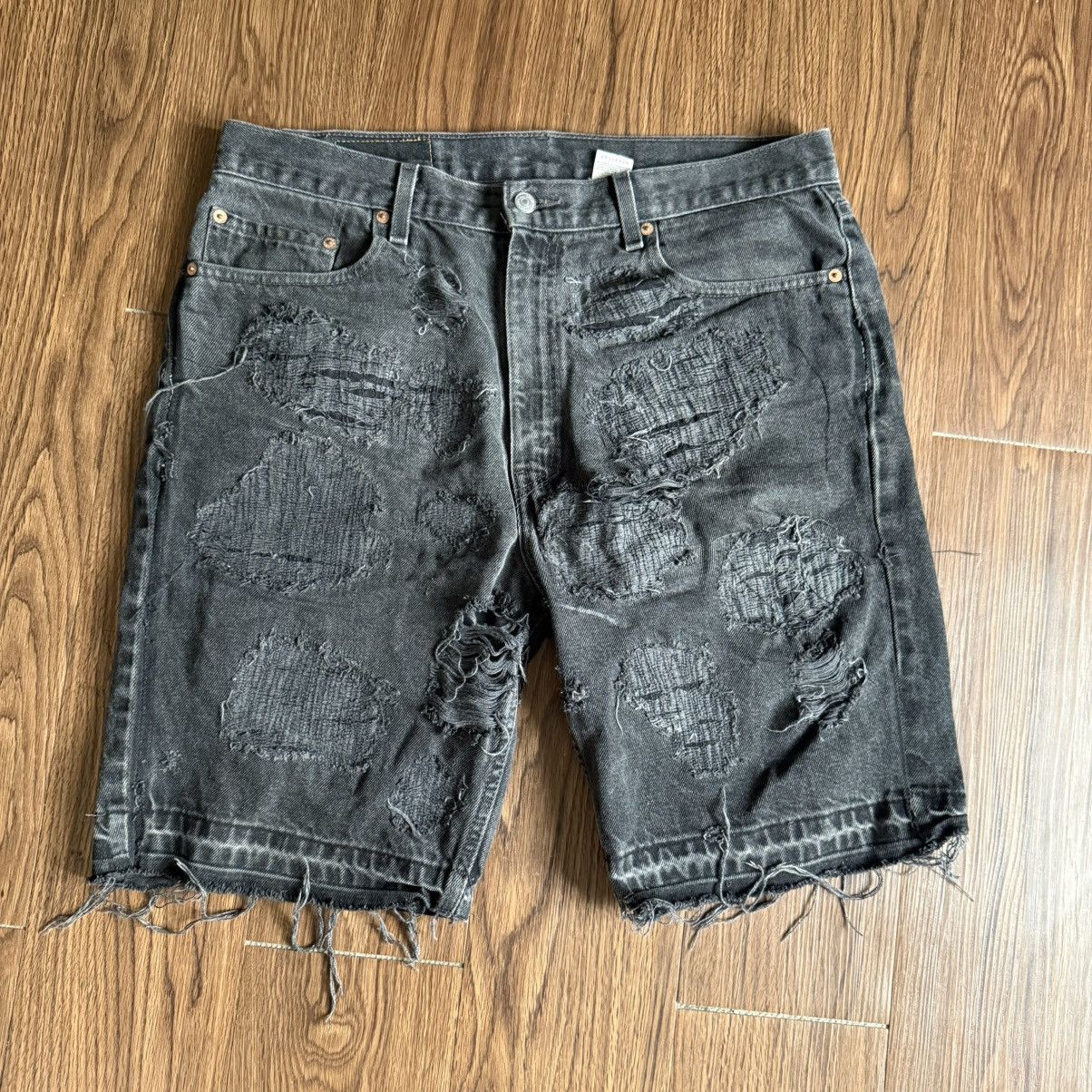Levi's Levis distressed jean shorts Size US 36 / EU 52 - 1 Thumbnail