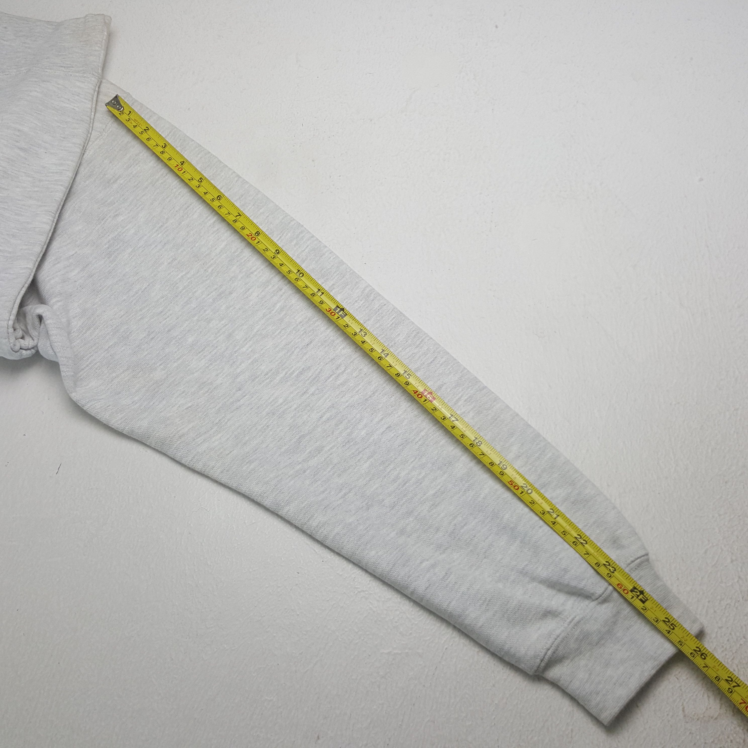 Nike Vintage Nike Small Embroidery Logo Sweatshirt Size US L / EU 52-54 / 3 - 6 Thumbnail