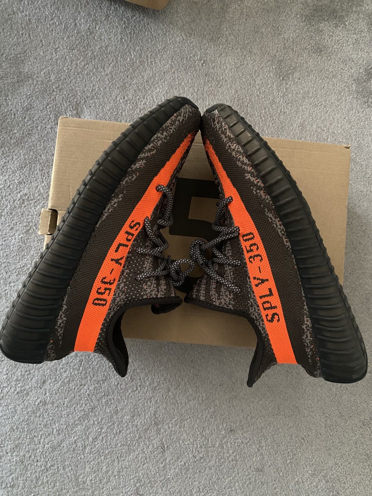 Yeezy Adidas Yeezy Boost 350 V2 Size US 10 / EU 43 - 14 Thumbnail