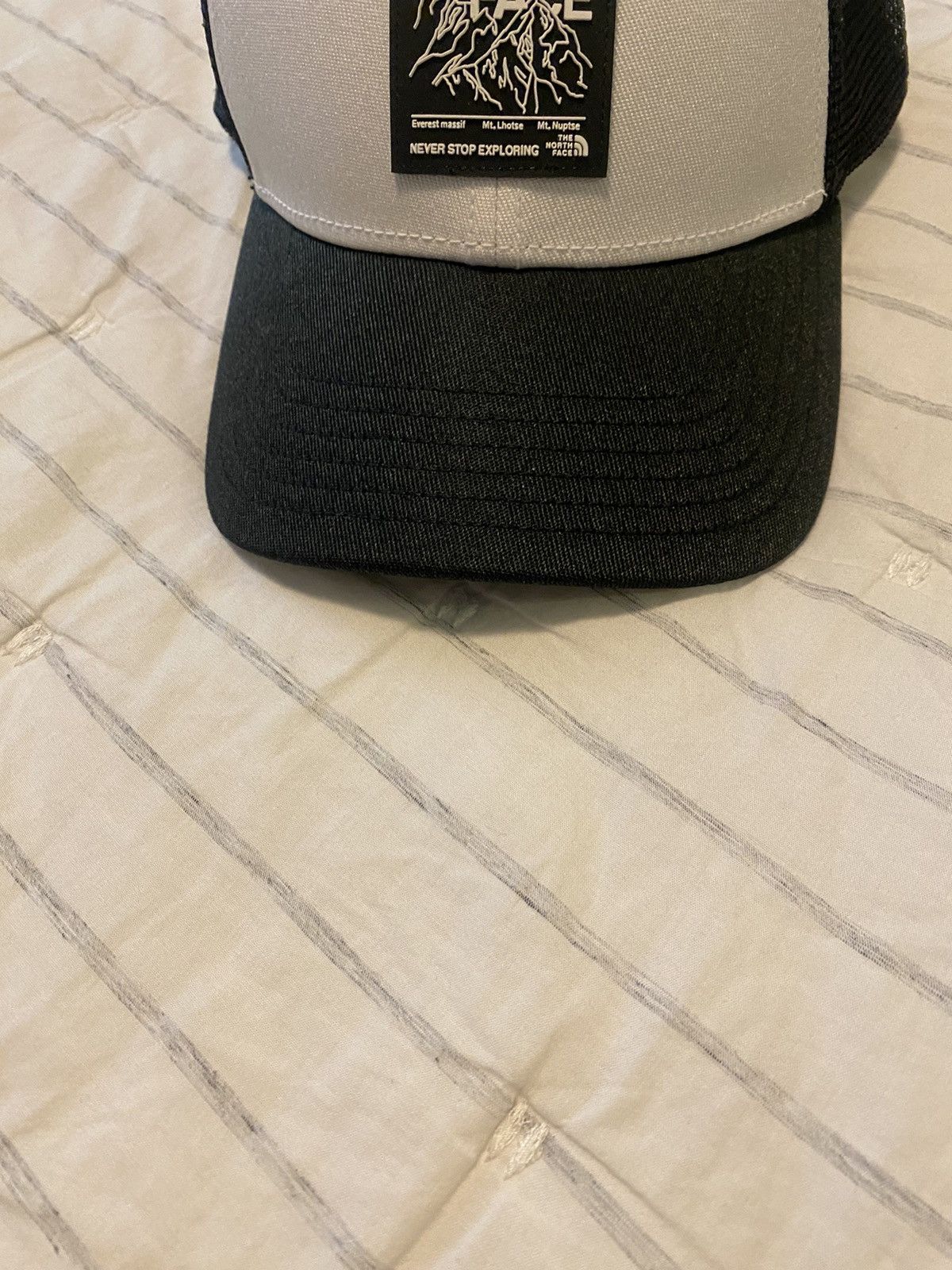 The North Face The North Face Mudder Trucker Hat Black/White NWT Size ONE SIZE - 3 Thumbnail