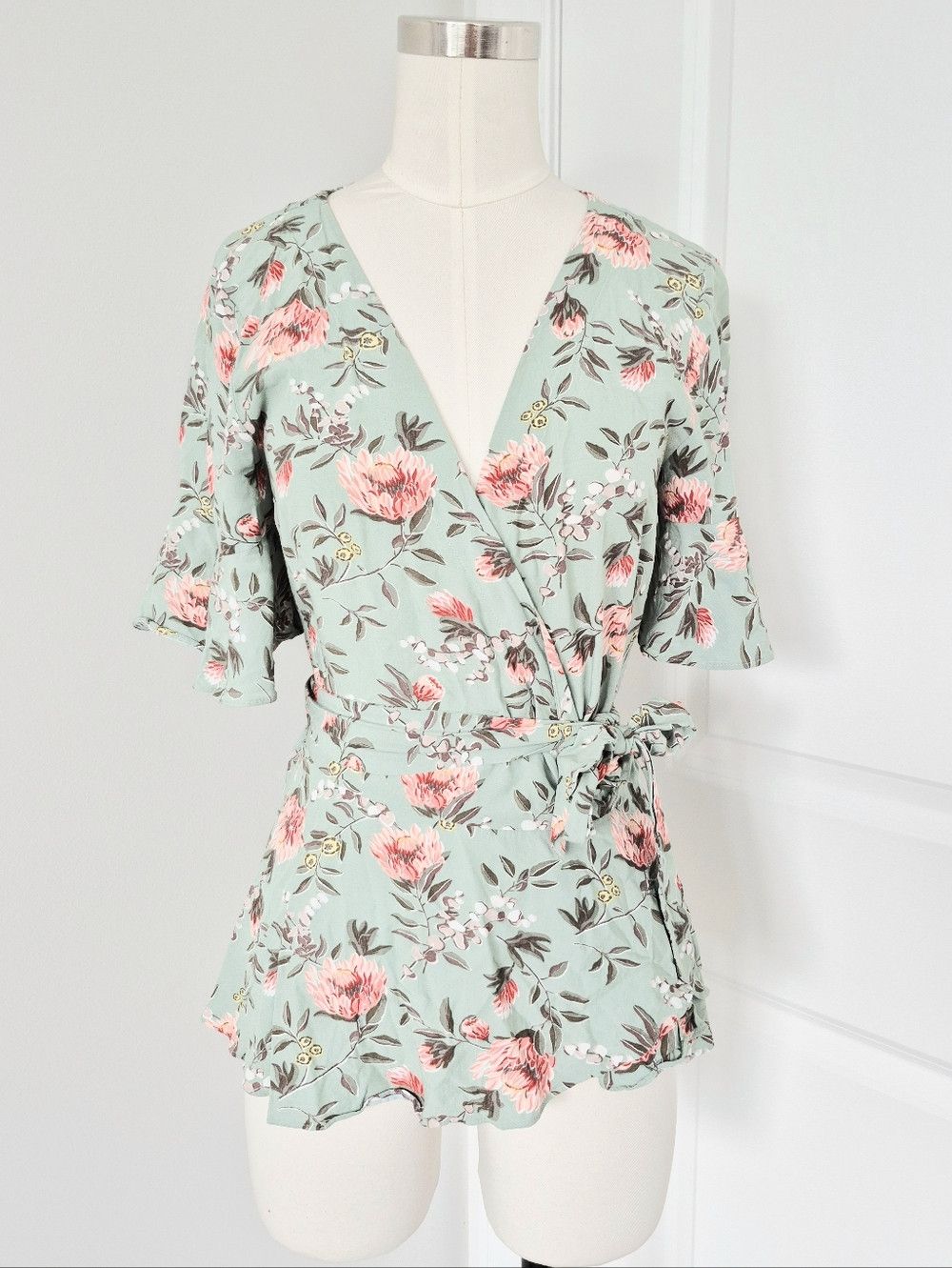 Loft Brushed Sage Floral Peplum Short Slv Wrap Top Spring Summer Size XS / US 0-2 / IT 36-38 - 5 Thumbnail