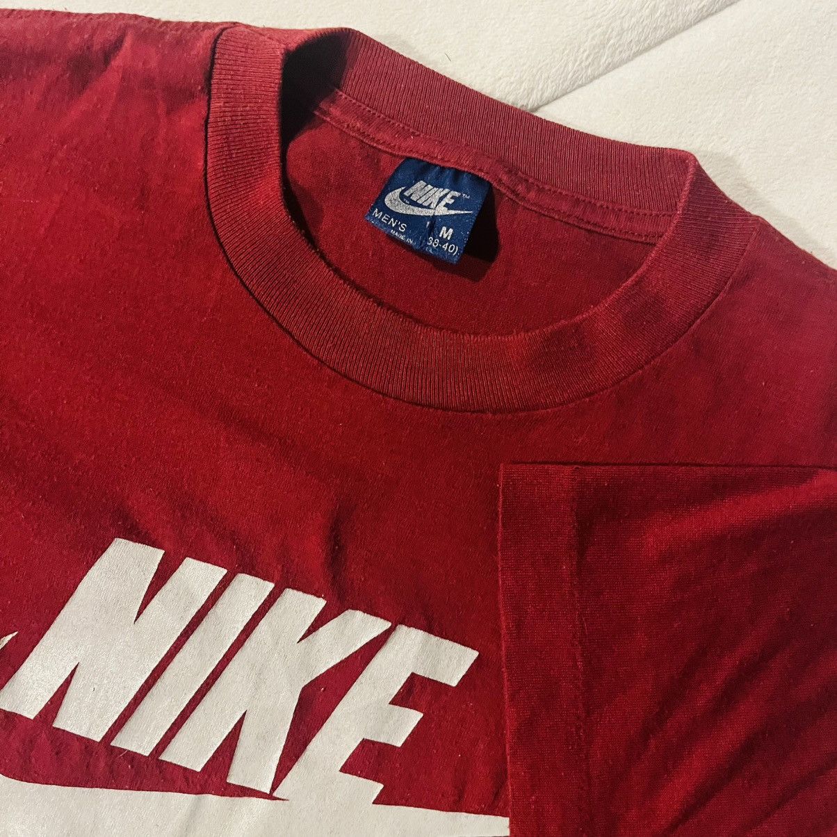 Nike Vintage 80s Maroon Nike Logo Blue Tag Shirt Men Size Medium Size US M / EU 48-50 / 2 - 3 Thumbnail