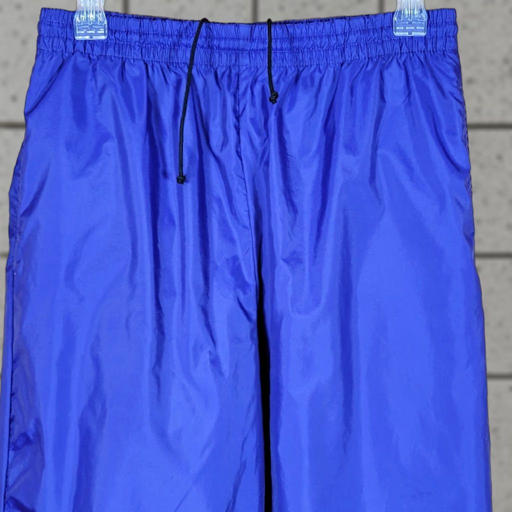 Vintage Vintage Columbia Windbreaker Pants Womens Medium Blue Nylon Elastic Waist Inseam 29" Rise 13" Tapered Casual - Black? Size 32" / US 10 / IT 46 - 1 Thumbnail