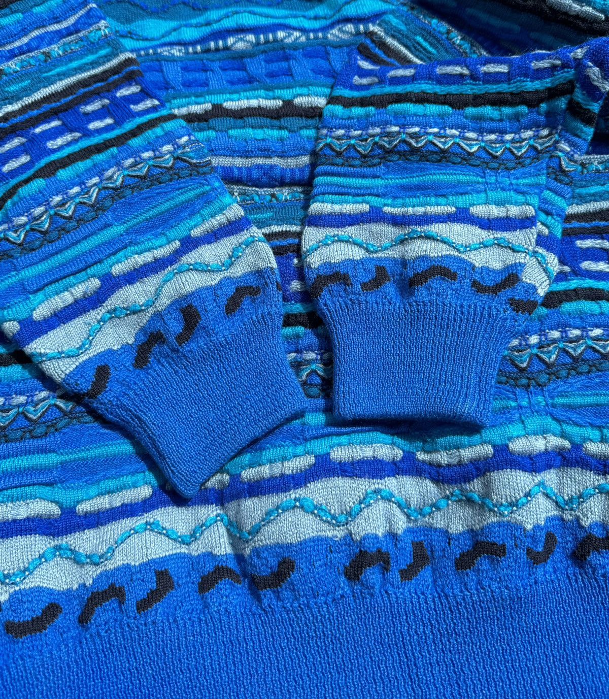 Coogi × Vintage Sweater Coogi Vintage Blue Y2K 3D Knit Very Rare Size US L / EU 52-54 / 3 - 2 Thumbnail