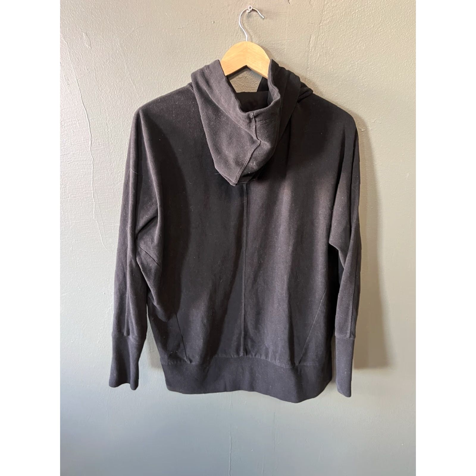 Sweaty Betty VINTAGE Sweaty Betty Hoodie Pullover Sweatshirt Women Velour Black 6-10 Size 6-10 Hooded Womens Velour Pullover Sweatshirt Black Women Adult Size M / US 6-8 / IT 42-44 - 2 Thumbnail