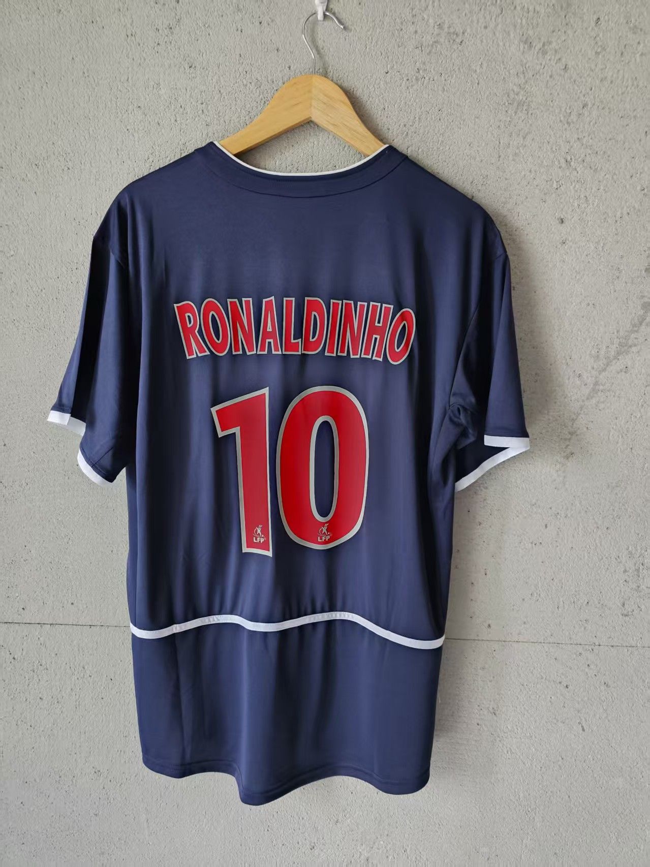 Other Ronaldinho Jersey 2002 2003 PSG Size US XL / EU 56 / 4 - 2 Thumbnail