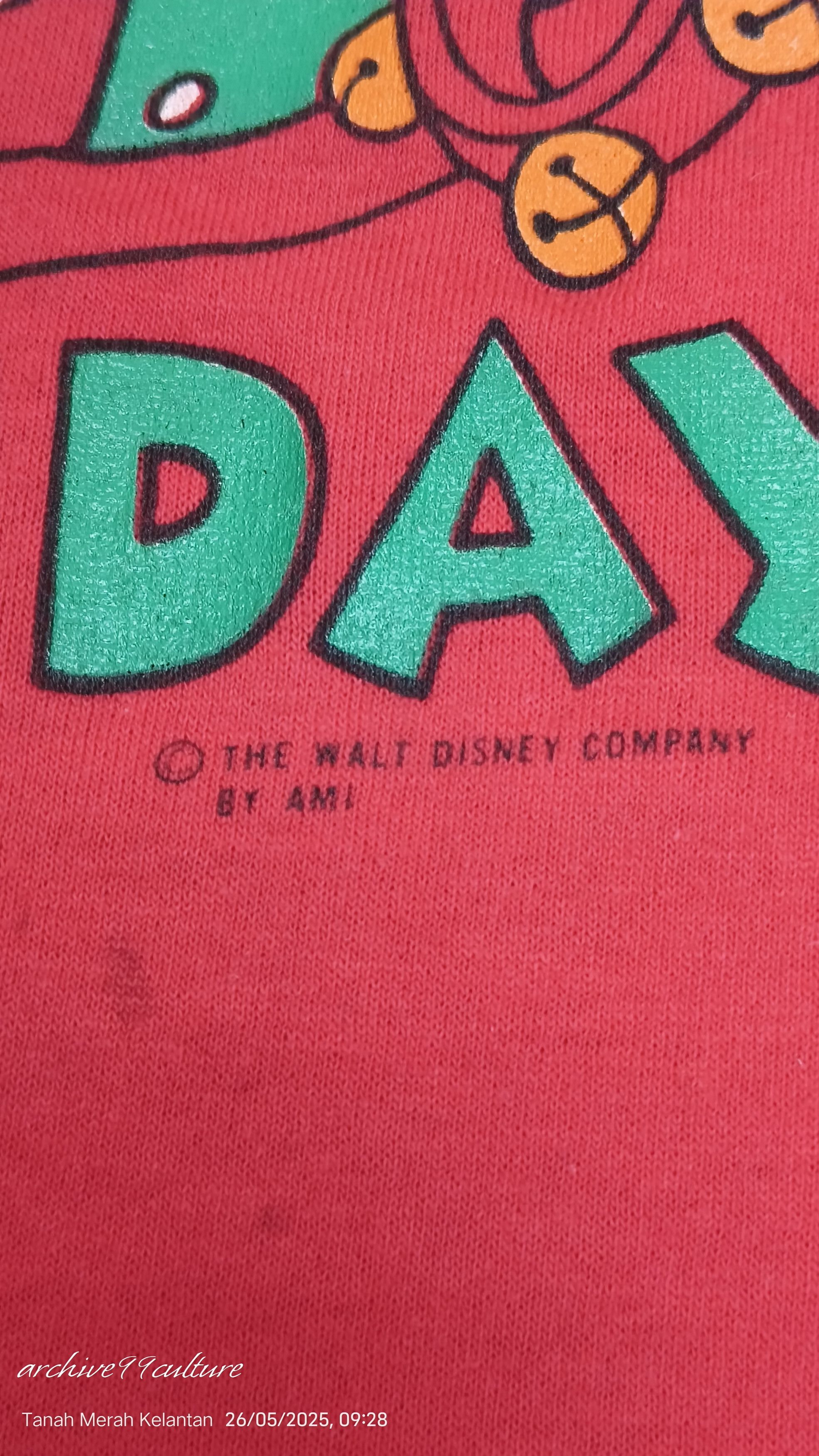 Mickey Mouse Vintage HAPPY HOLIDAYS THE WALT DISNEY COMPANY BY AMI Tee Size US XL / EU 56 / 4 - 6 Thumbnail