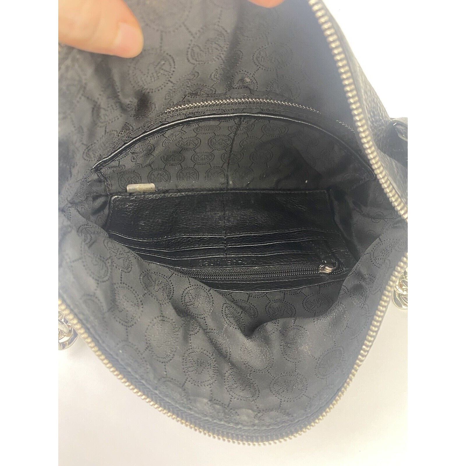 Michael Kors Michael Kors Weston Pebbled Black Leather Foldover purse Size ONE SIZE - 10 Thumbnail