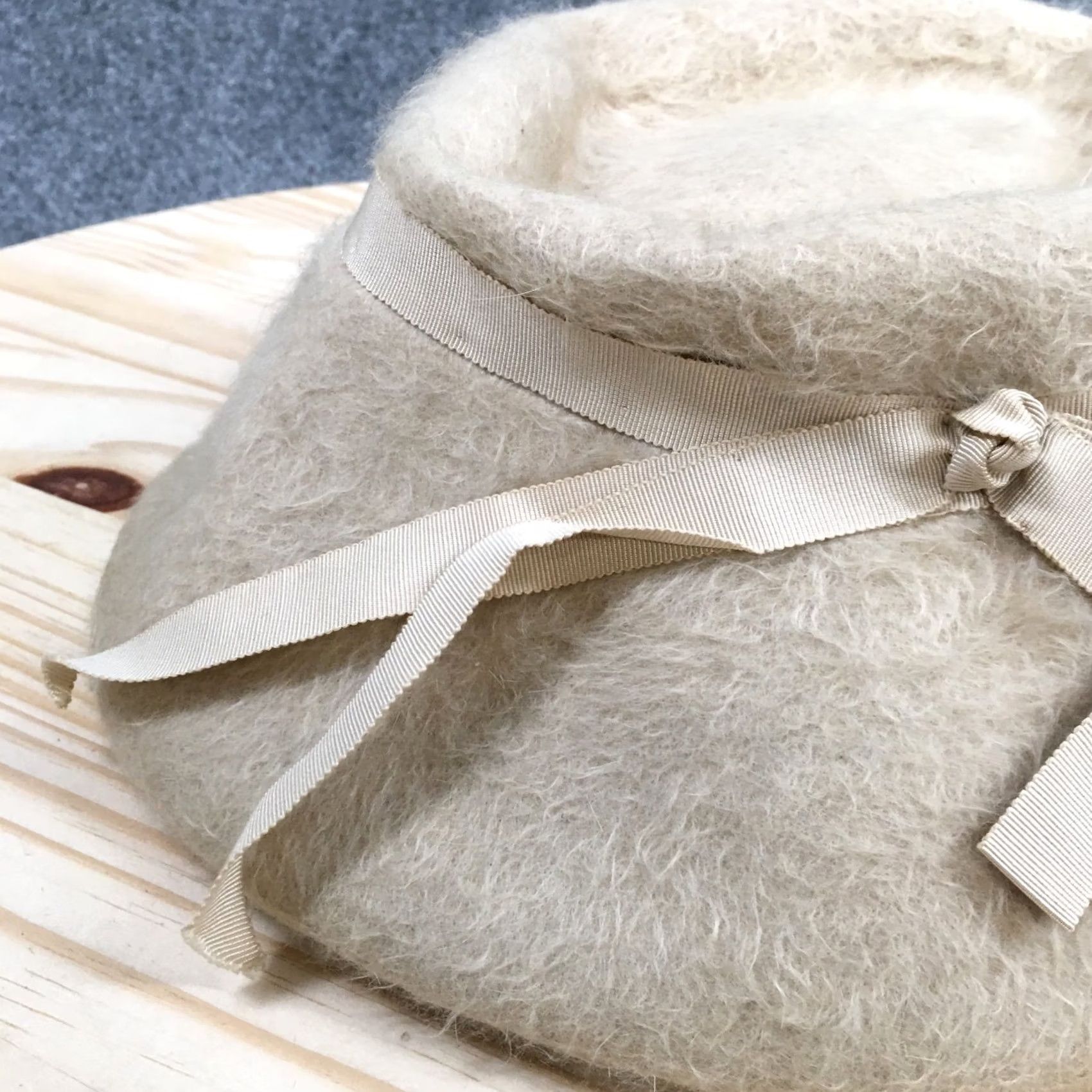 Vintage Betmar Bucket Hat Womens One Size Beige Fur Classic Vintage Retro Chic Casual Hat Size ONE SIZE - 5 Thumbnail