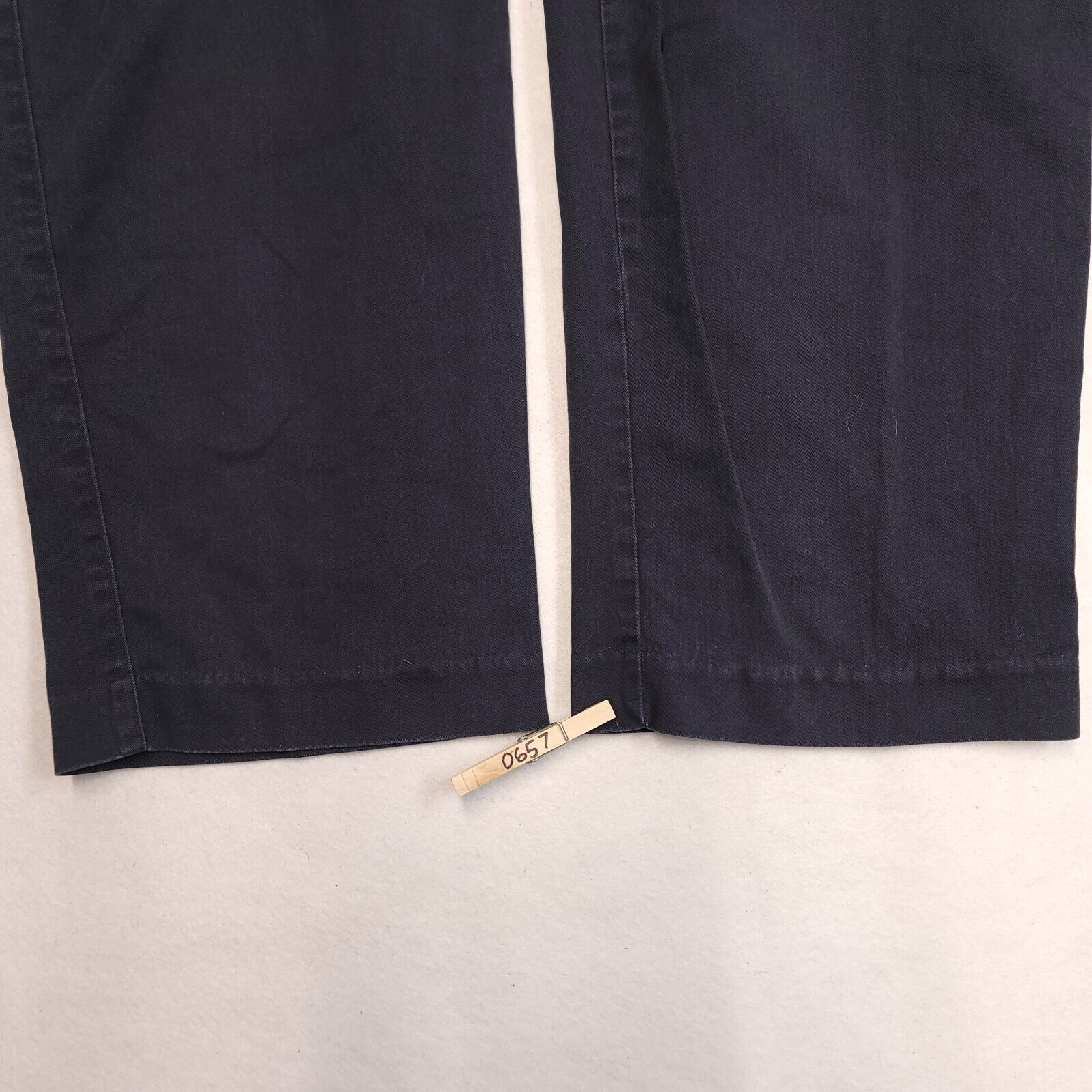 Izod IZOD Performance Casual Chino Pants Men Size 38/32 Reg Black Size US 38 / EU 54 - 3 Thumbnail
