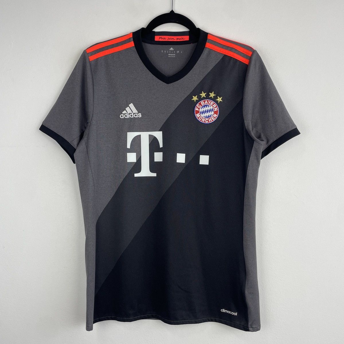 Adidas Bayern Munich Away Adidas Jersey Shirt Men 2016/2017 Size US S / EU 44-46 / 1 - 1 Thumbnail