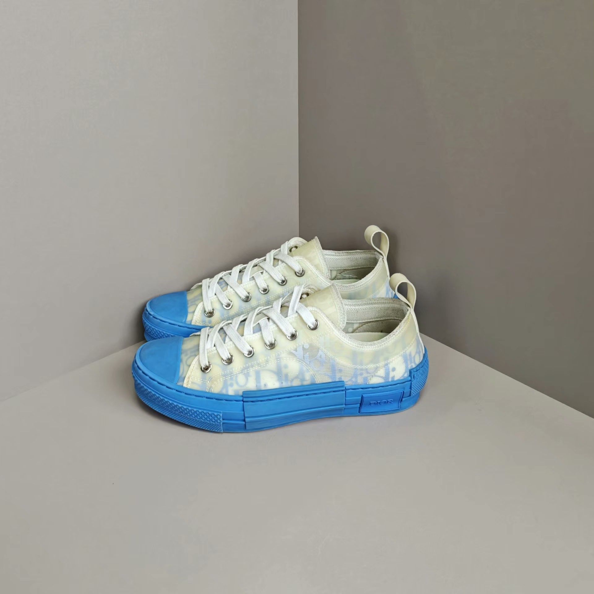 Dior Dior Lowtop Sneakers us_6 Women Size US 6 / IT 36 - 1 Thumbnail