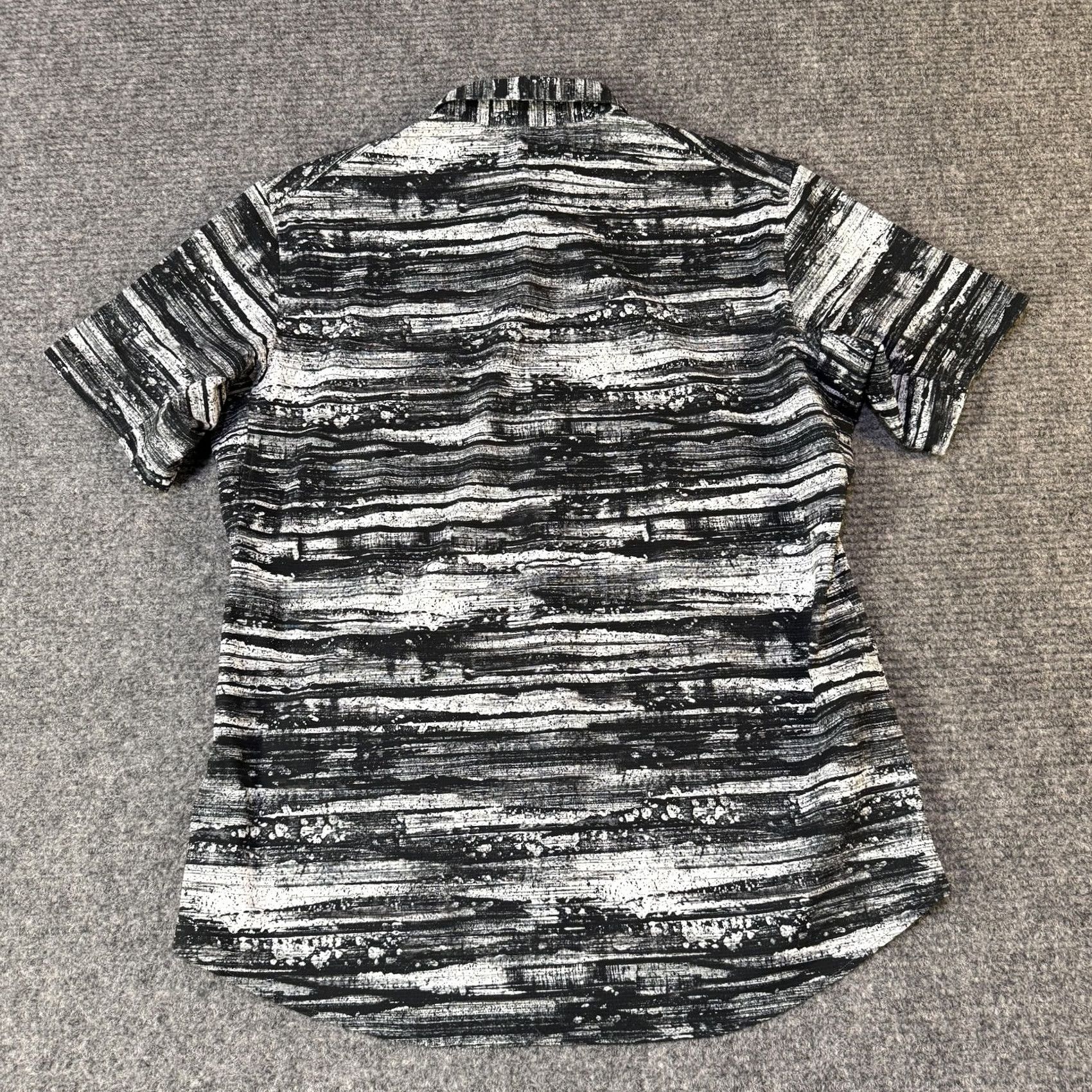 Lululemon Lululemon Shirt Mens Large Button Up Black White Short Sleeve Performance Size US L / EU 52-54 / 3 - 7 Thumbnail