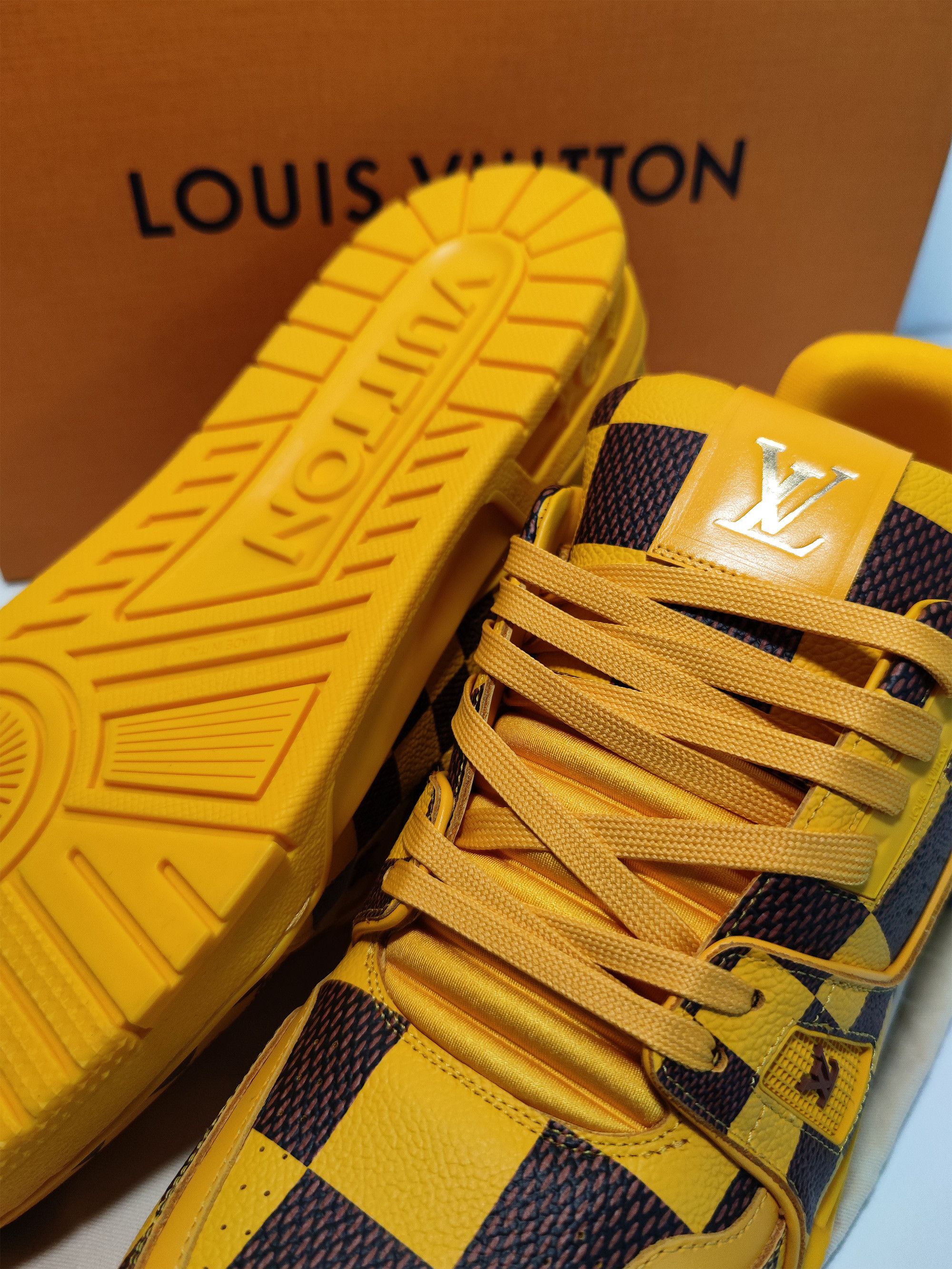 Louis Vuitton × Pharrell Louis Vuitton LV Trainer Damier Size US 10 / EU 43 - 3 Thumbnail
