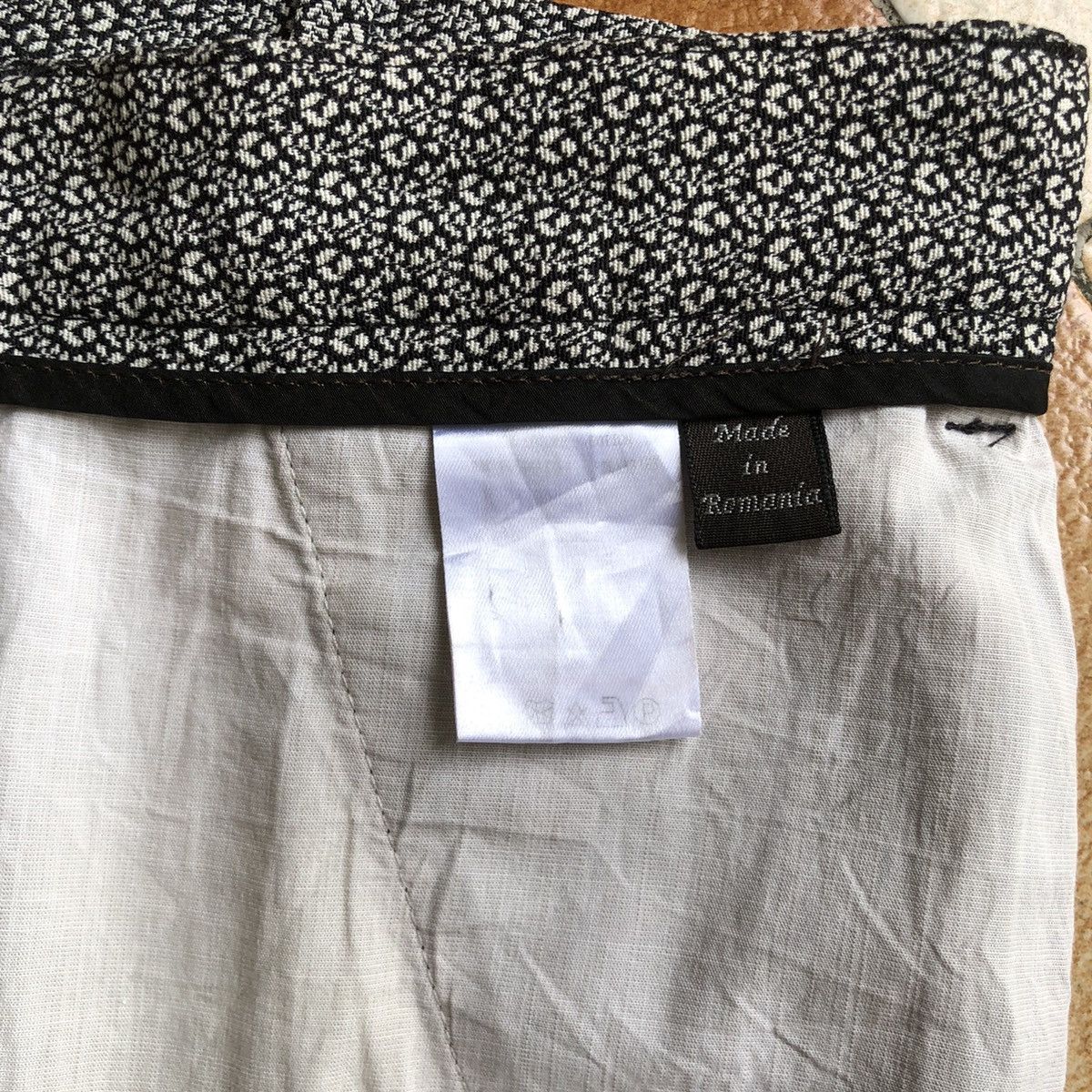 Japanese Brand METRICO floral design trouser Size US 33 - 12 Thumbnail