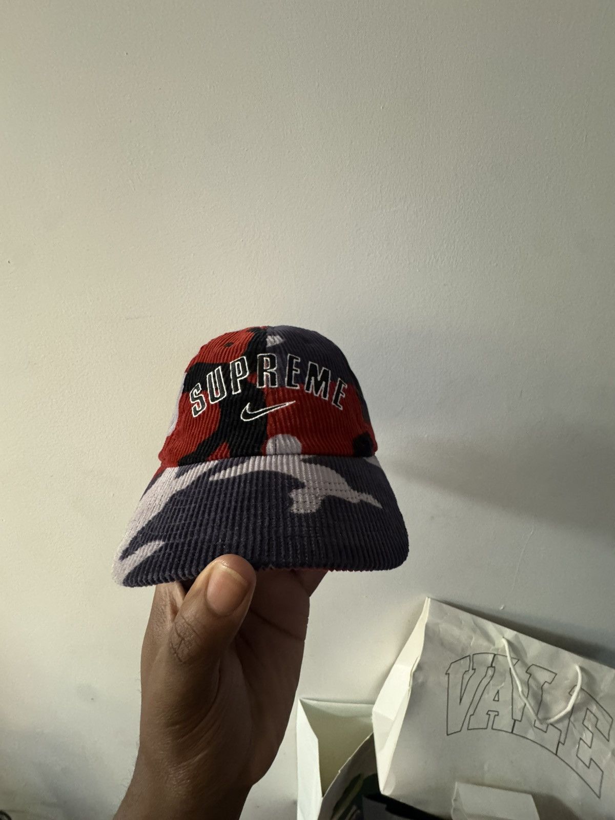 Nike × Supreme Supreme Nike Arc Corduroy 6-Panel Size ONE SIZE - 1 Thumbnail