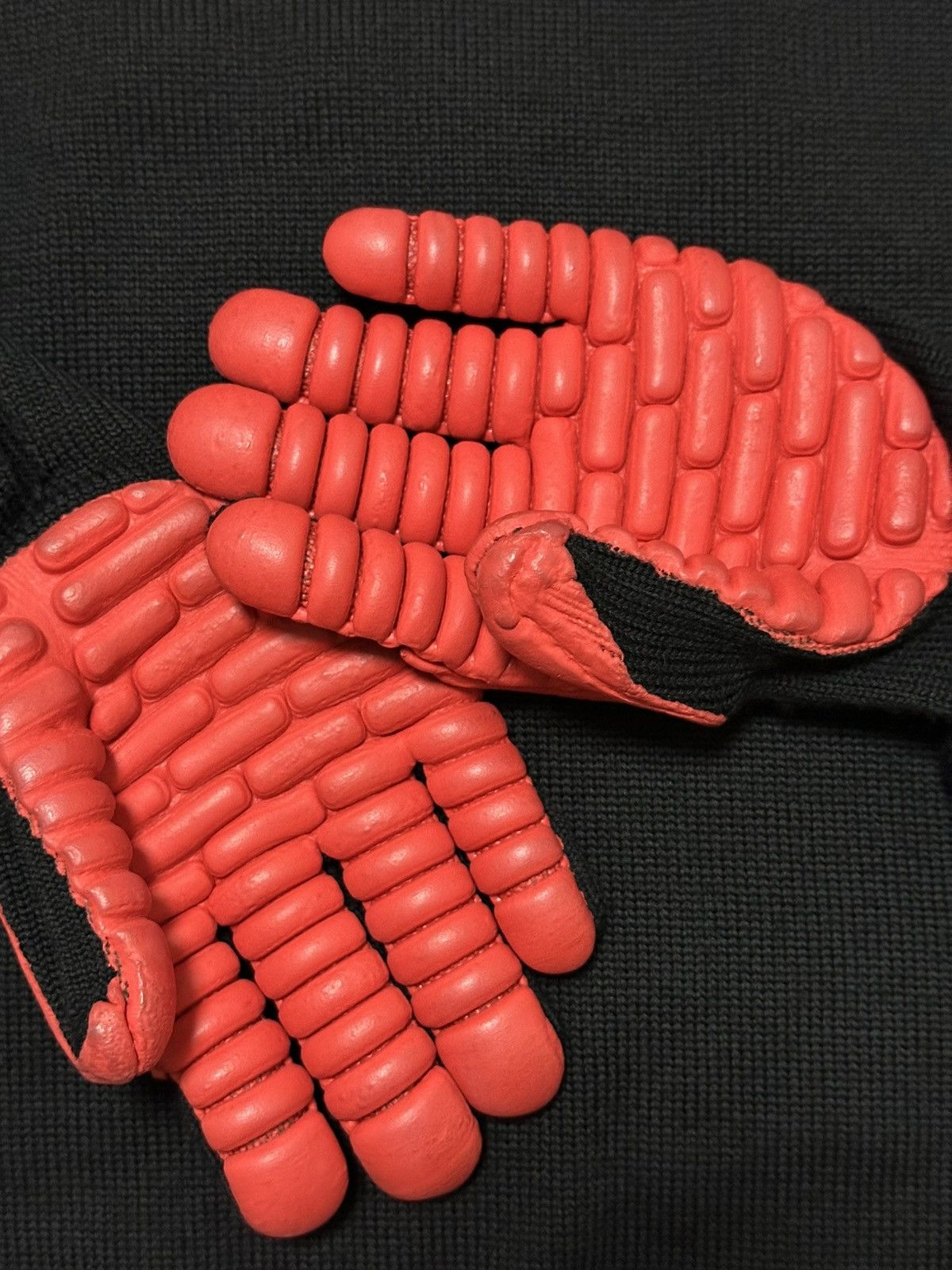 Comme des Garcons COMME DES GARÇONS F/W 2017 Rubber Gloves Knit Sweater Size US XS / EU 42 / 0 - 5 Thumbnail