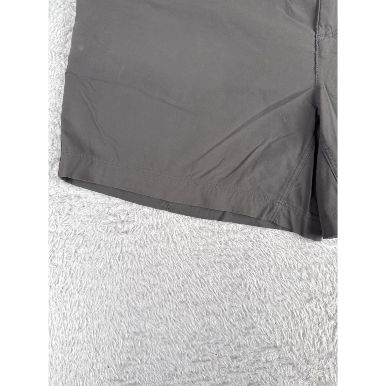 Patagonia Patagonia Shorts Womens 32 Gray Chino Nylon Blend Zip Pocket Hiking Camp 32x5 Size 24" / US 00 / IT 34 - 3 Thumbnail