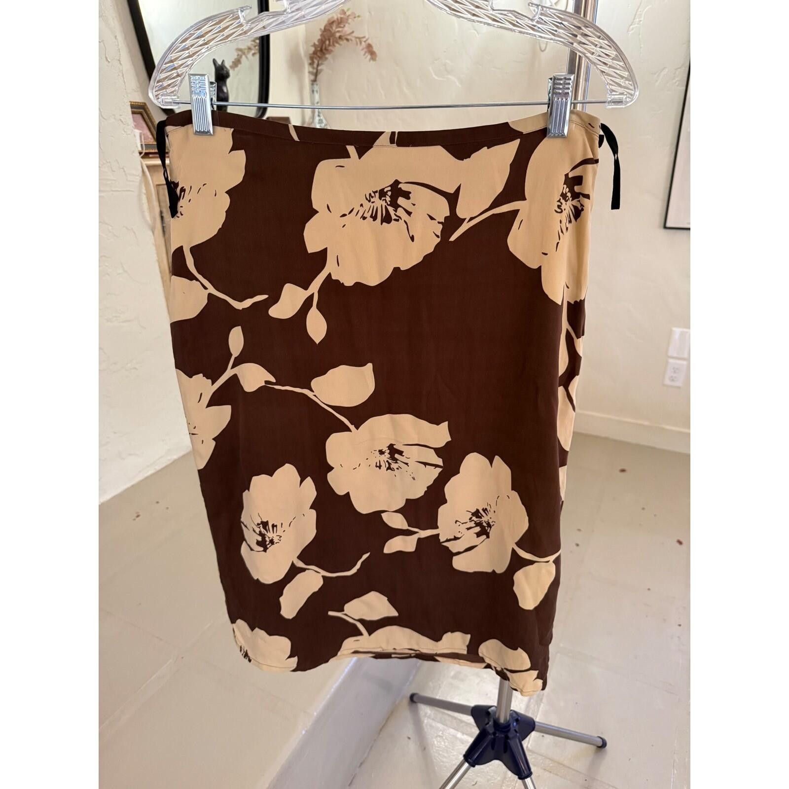 Tommy Bahama Vintage Tommy Bahama Brown Cream Floral Silk Blend Skirt 12 Size 34" / US 12 / IT 48 - 1 Thumbnail