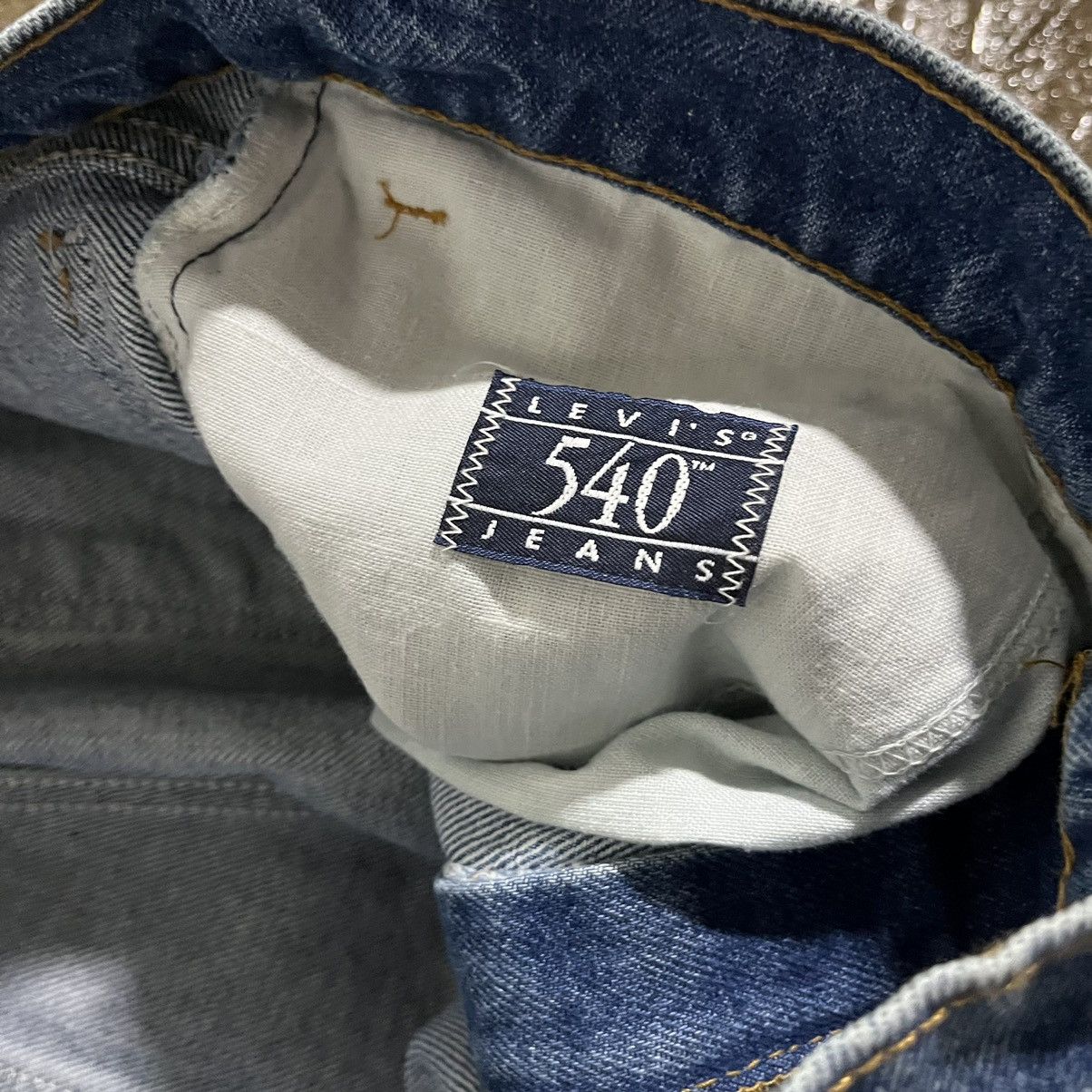 Levi's × Vintage Crazy Vintage 90s Levi's 540 Faded Light Wash Jeans Size US 32 / EU 48 - 11 Thumbnail