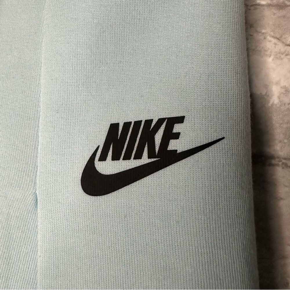 Nike Nike Women's Tech Fleece High Waisted 3” Pleated Shorts XS Size 26" / US 2 / IT 38 - 3 Thumbnail
