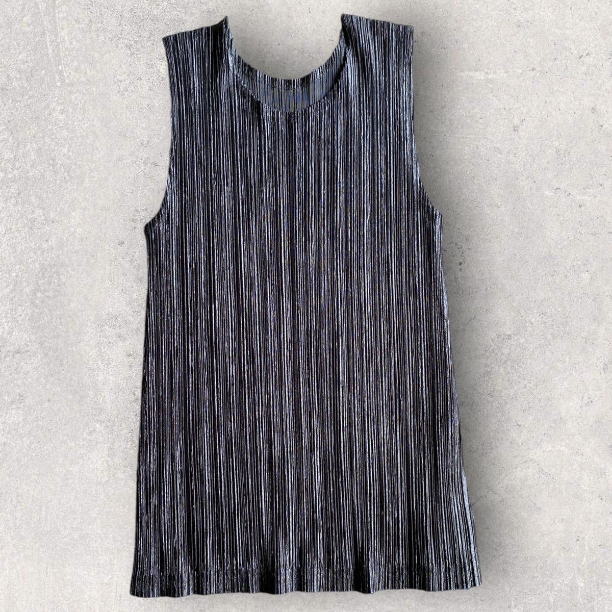 Issey Miyake Pleats Please Steel Navy Top Size L / US 10 / IT 46 - 1 Thumbnail