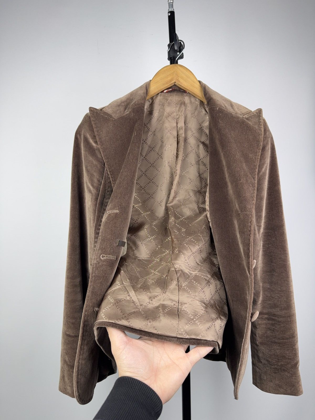 Bally Luxury Bally Switzerland Brown Velvet Tailored Blazer 38 Size M / US 6-8 / IT 42-44 - 13 Thumbnail