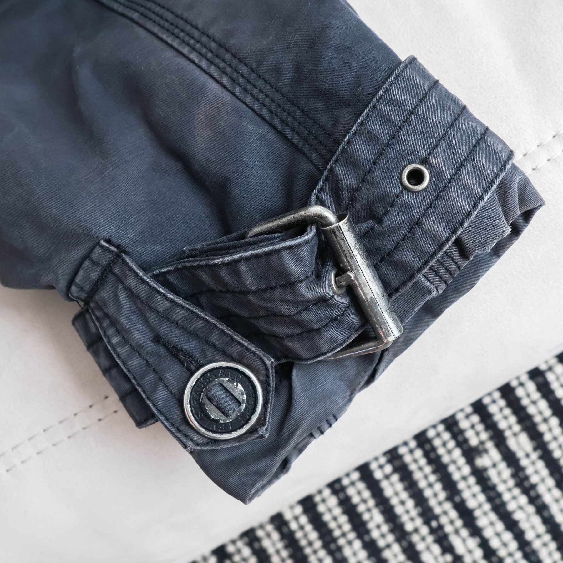 Levi's Vintage Clothing Y2K Levi's Heavy Parka Naturally Sun Fading And Distressing Size US L / EU 52-54 / 3 - 8 Thumbnail