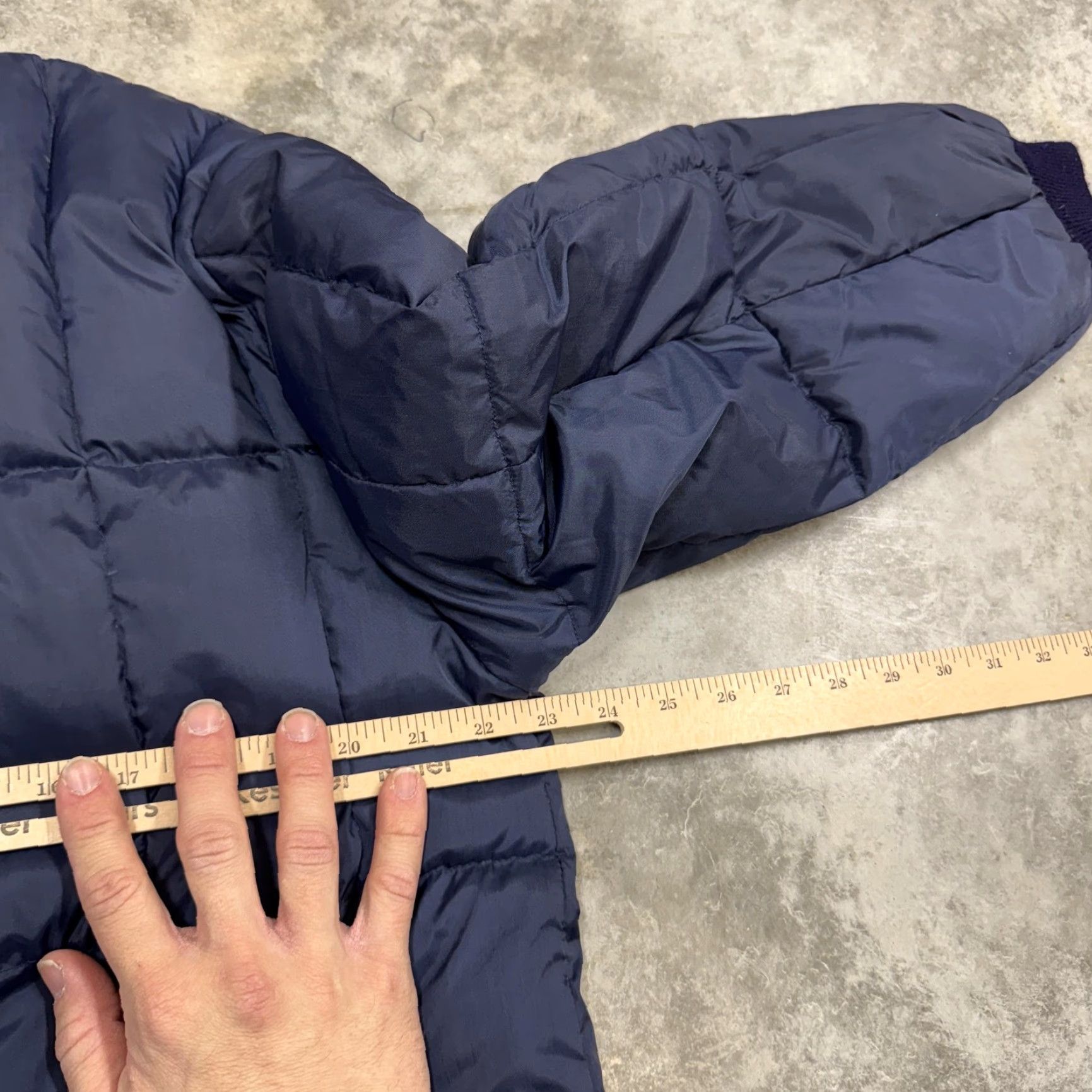 Vintage VINTAGE Puffer Jacket Mens Large Navy Blue Quilted Button Front Warm Coat 80s Size US L / EU 52-54 / 3 - 4 Thumbnail
