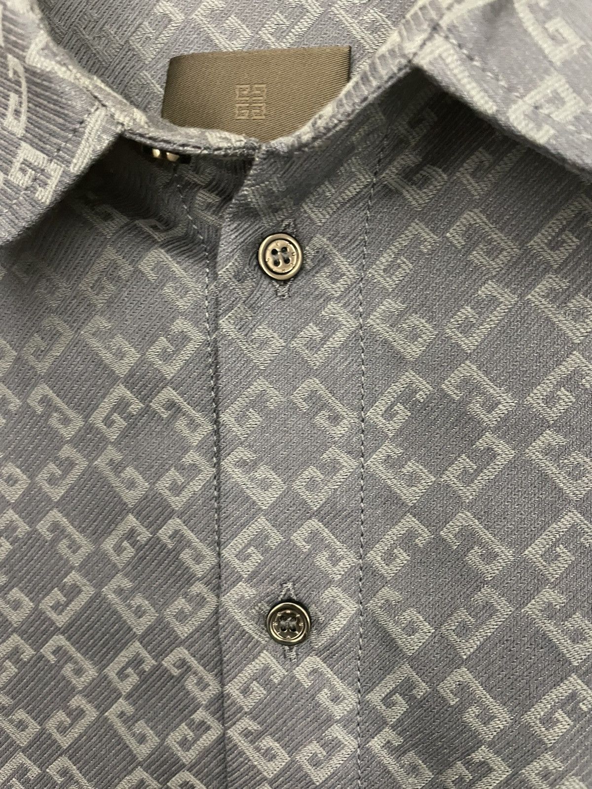Givenchy Monogrammed shirt Size US M / EU 48-50 / 2 - 2 Thumbnail
