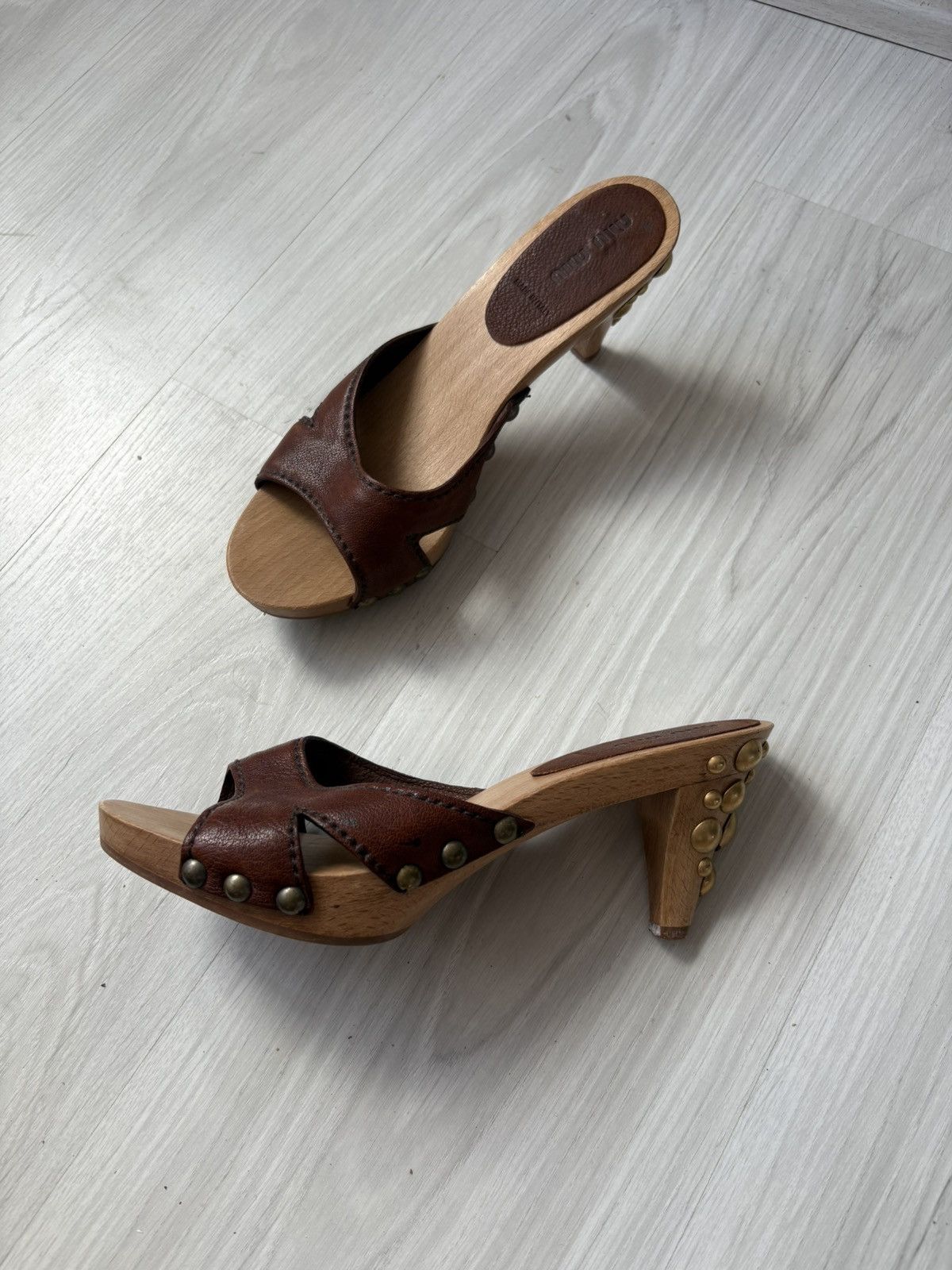 Miu Miu Miumiu clog mules Size US 7.5 / IT 37.5 - 16 Thumbnail