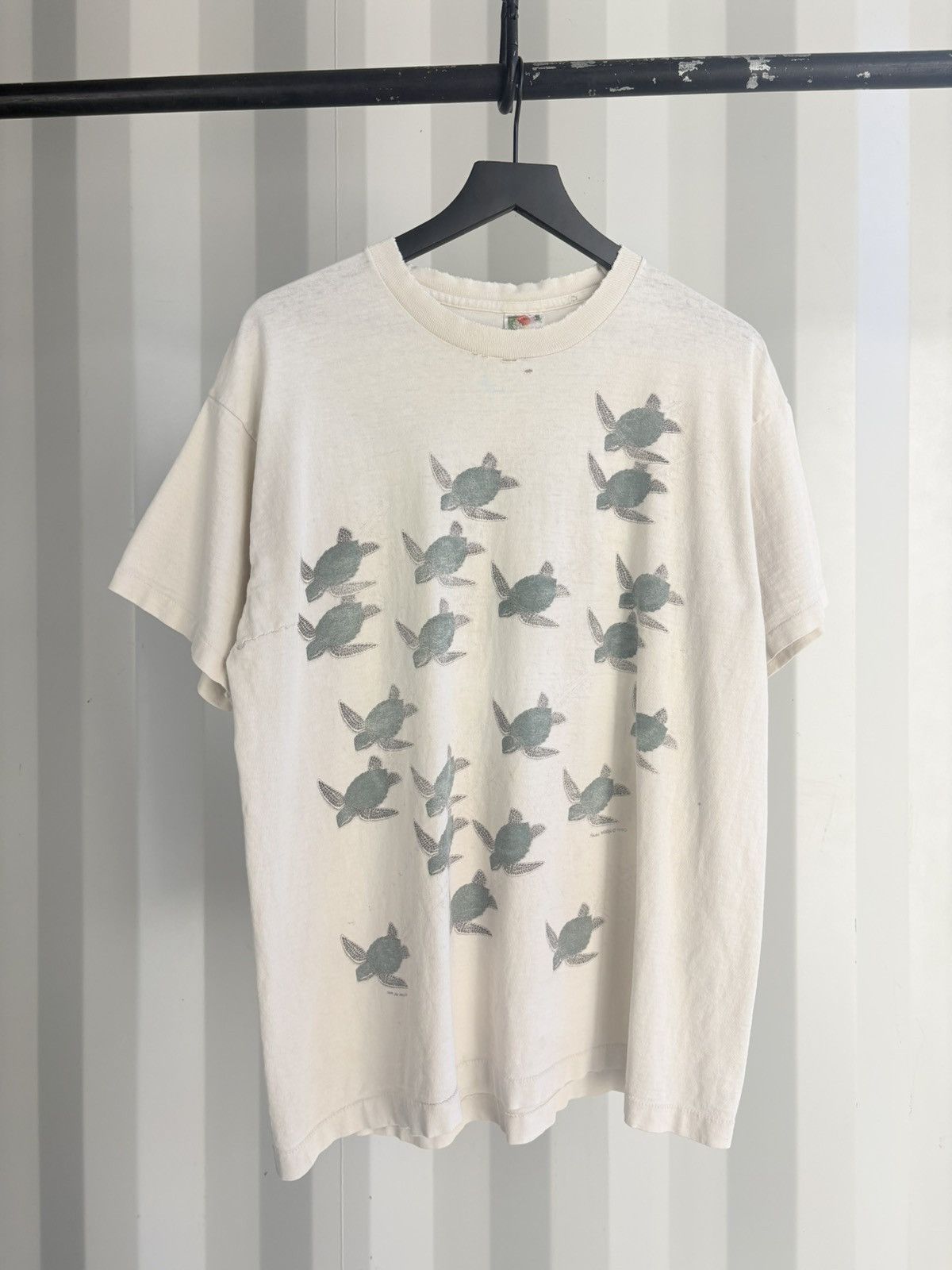 Vintage Thrashed Turtle Print Faded Distressed Shirt GRUNGE Size US XL / EU 56 / 4 - 1 Thumbnail