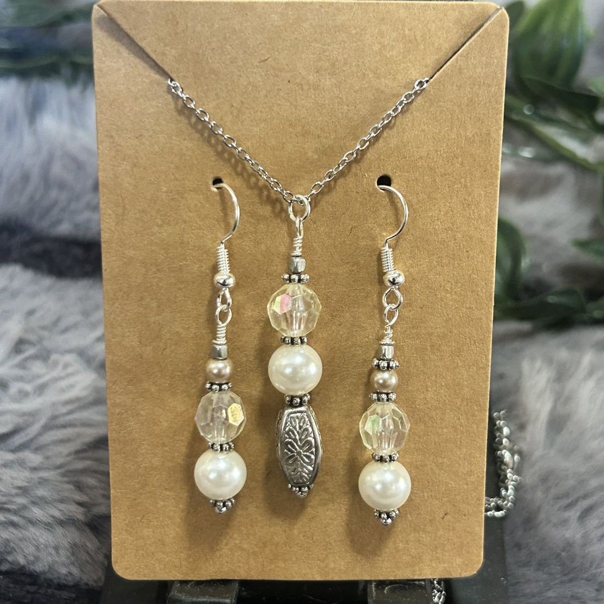 Handmade Handcrafted elegant pearl aurora borealis crystal set Size ONE SIZE - 2 Thumbnail