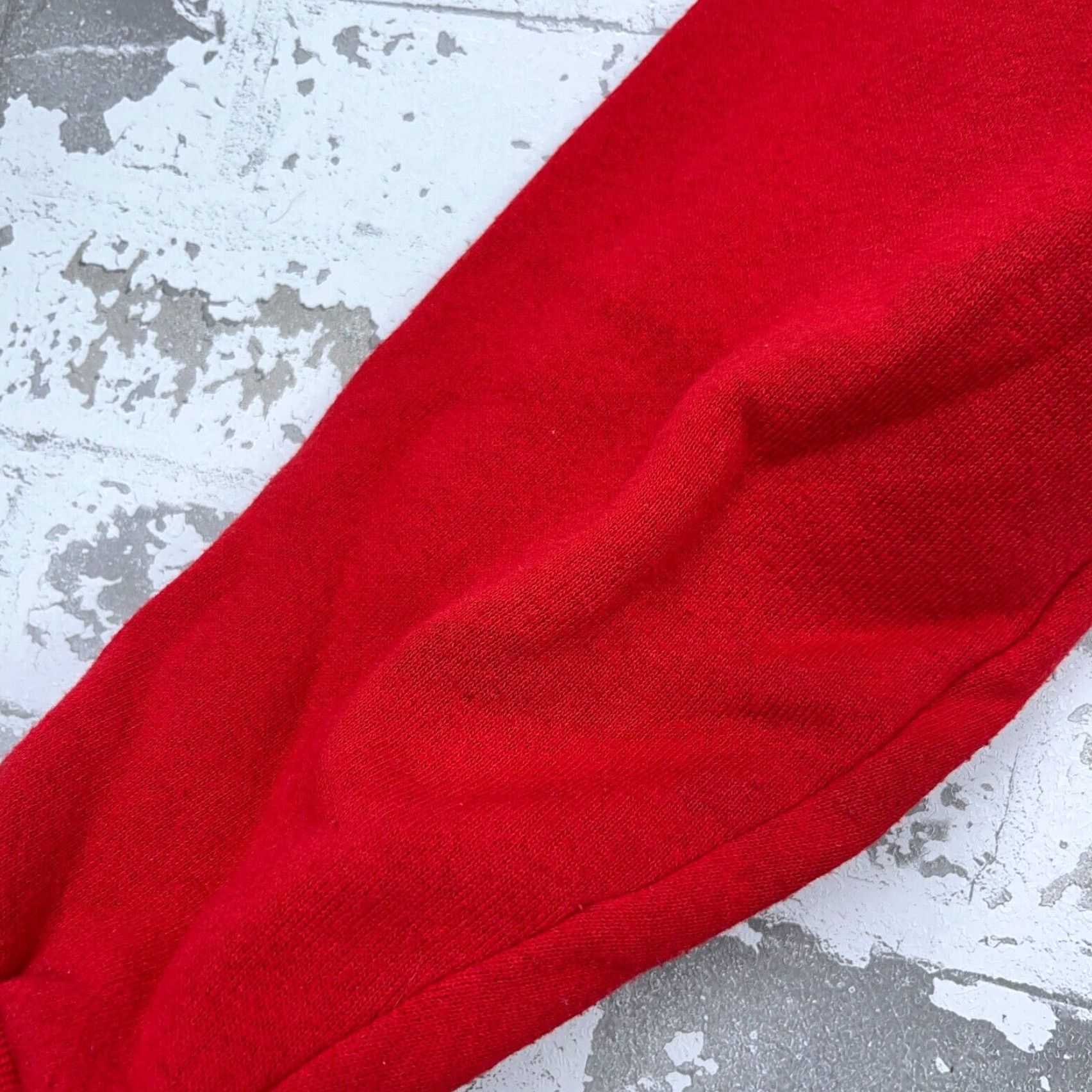 Tultex VINTAGE Tultex 90s Red Sweatshirt Men Large Pullover Fleece Crewneck Heavyweight Classic Retro USA Size US L / EU 52-54 / 3 - 4 Thumbnail