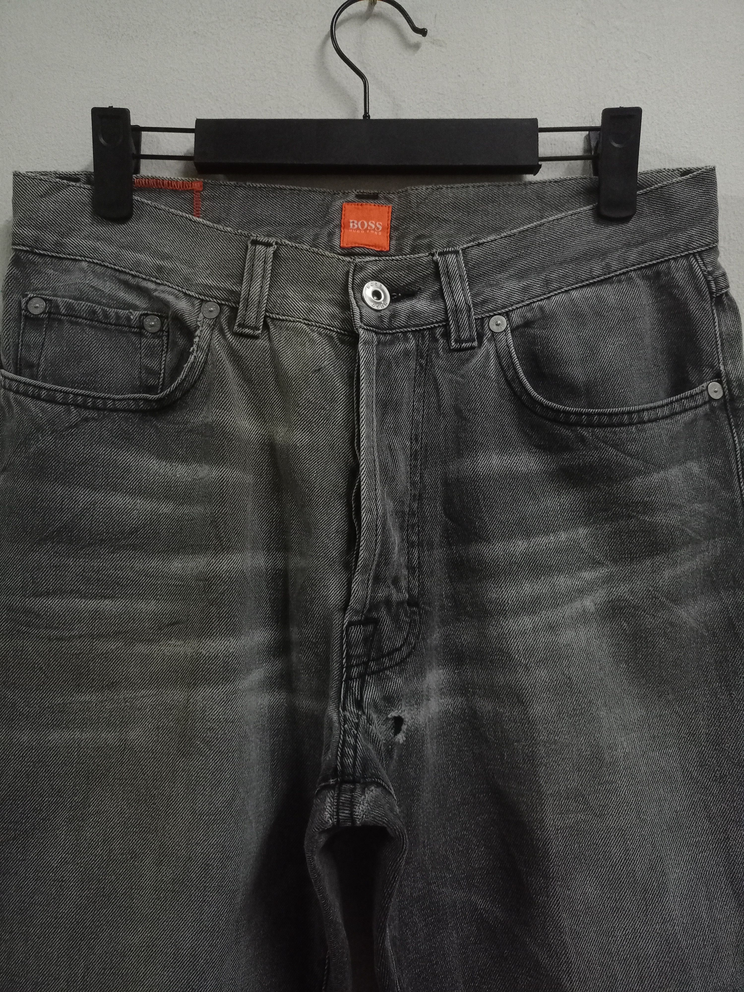 Hugo × Hugo Boss Vintage Hugo Boss Distressed Loose Jeans 30x29 Size US 30 / EU 46 - 4 Thumbnail
