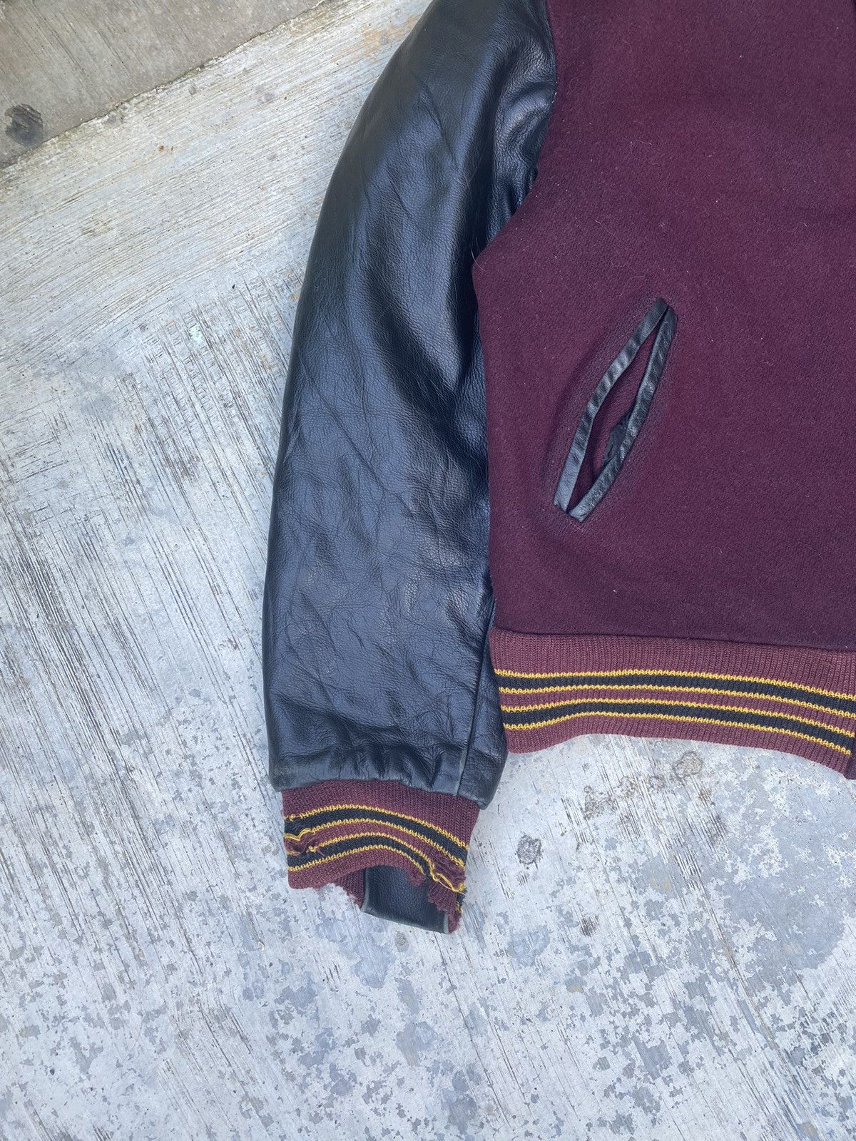 Golden Bear AW Distressed Golden Bear Sleeve Leather Varsity Size US L / EU 52-54 / 3 - 4 Thumbnail