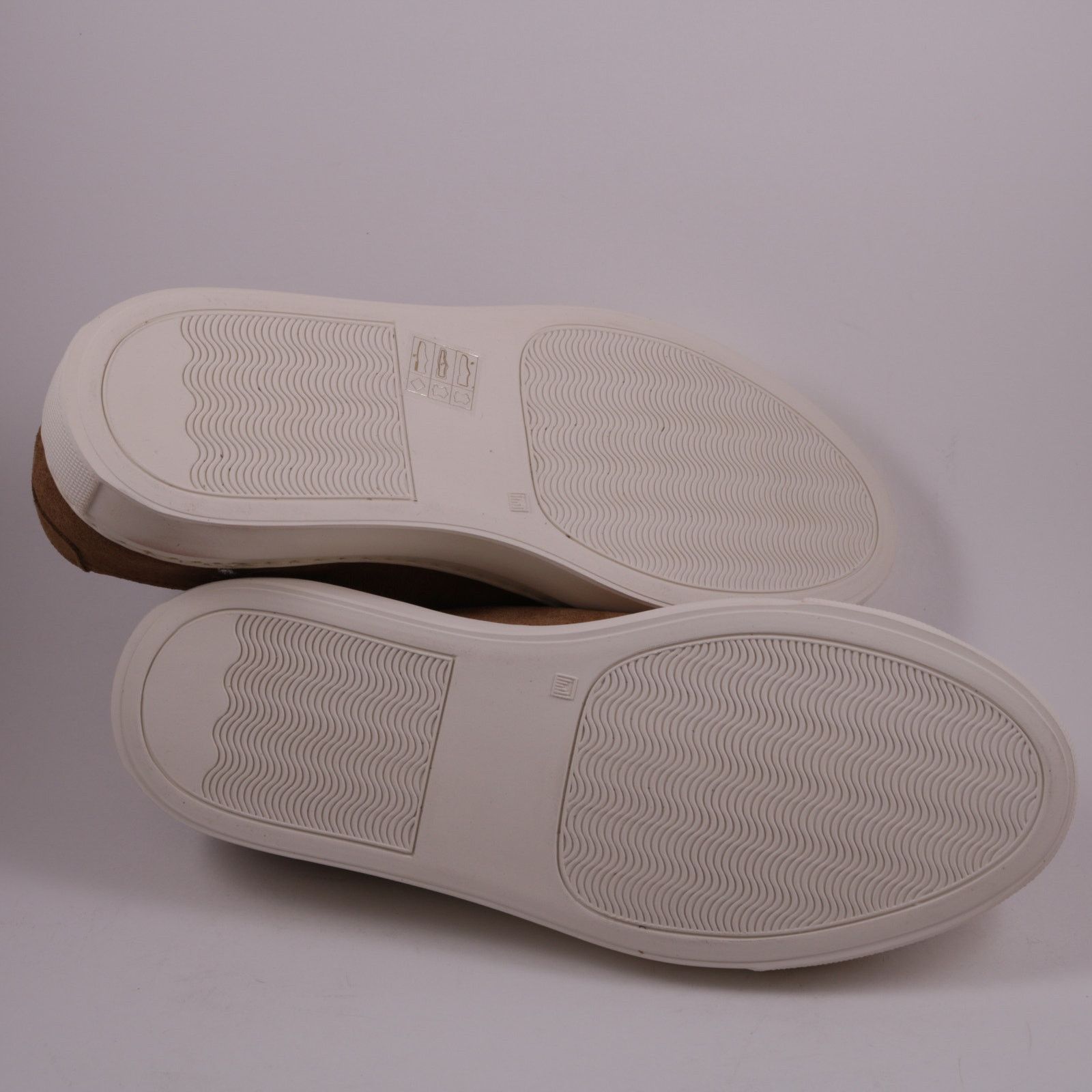 Common Projects Common Projects Achilles Low Leather Sneakers Suede 34 4 Size US 4 / IT 34 - 5 Thumbnail