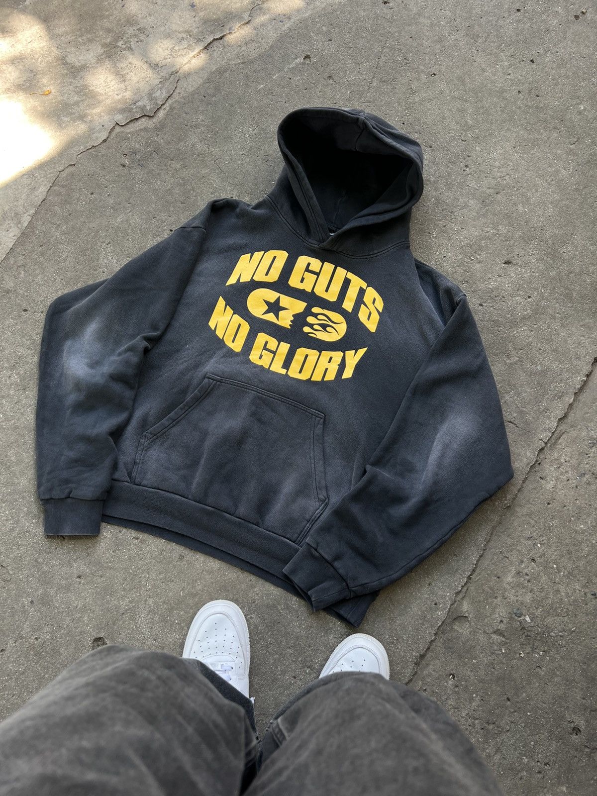 HELLSTAR FW23 HELLSTAR NO GUTS NO GLORY BLACK FADED BOXIE HOODIE AOP Size US L / EU 52-54 / 3 - 1 Thumbnail