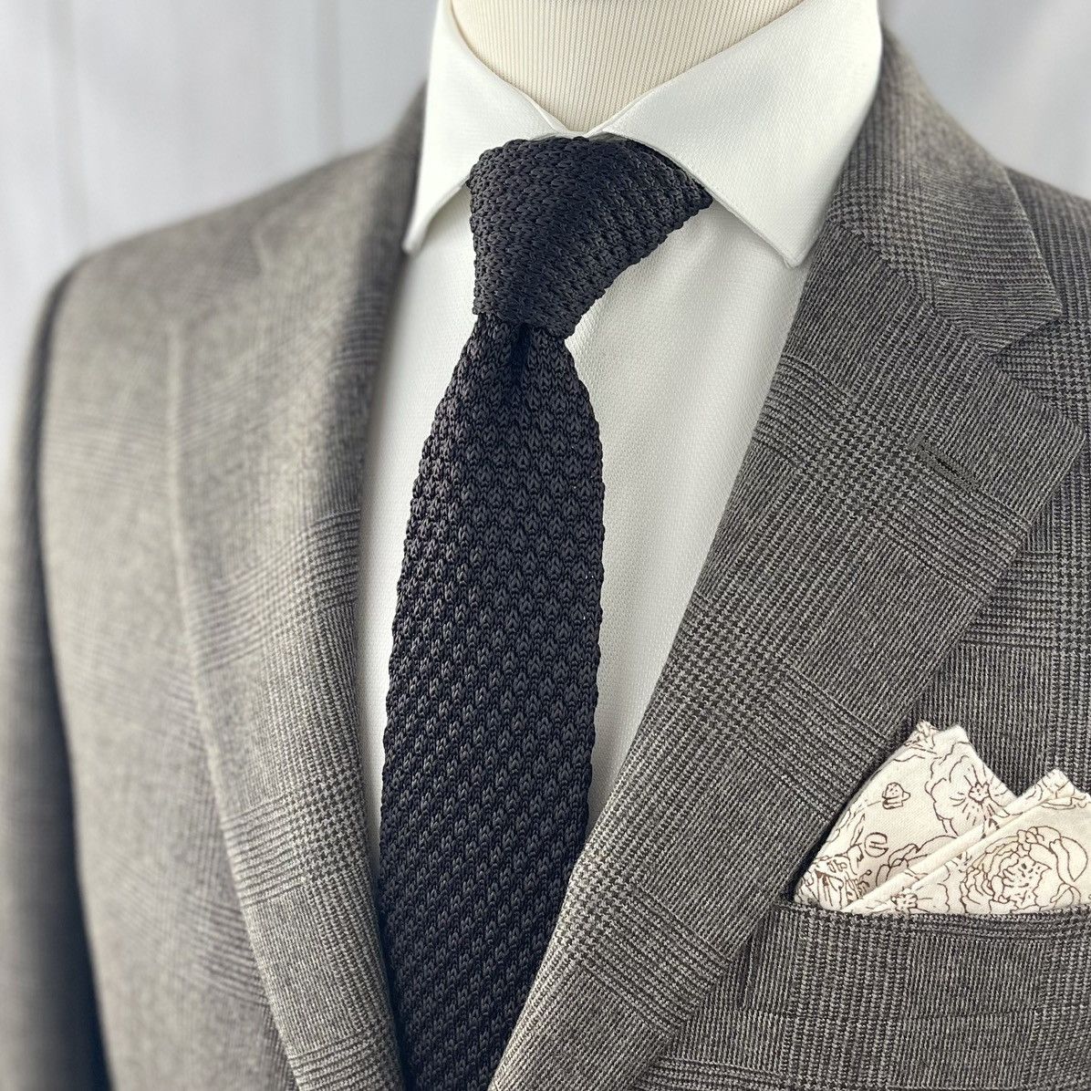 Other Men’s Dark Brown Knit Tie & Alabaster Floral Pocket Square Size ONE SIZE - 3 Thumbnail