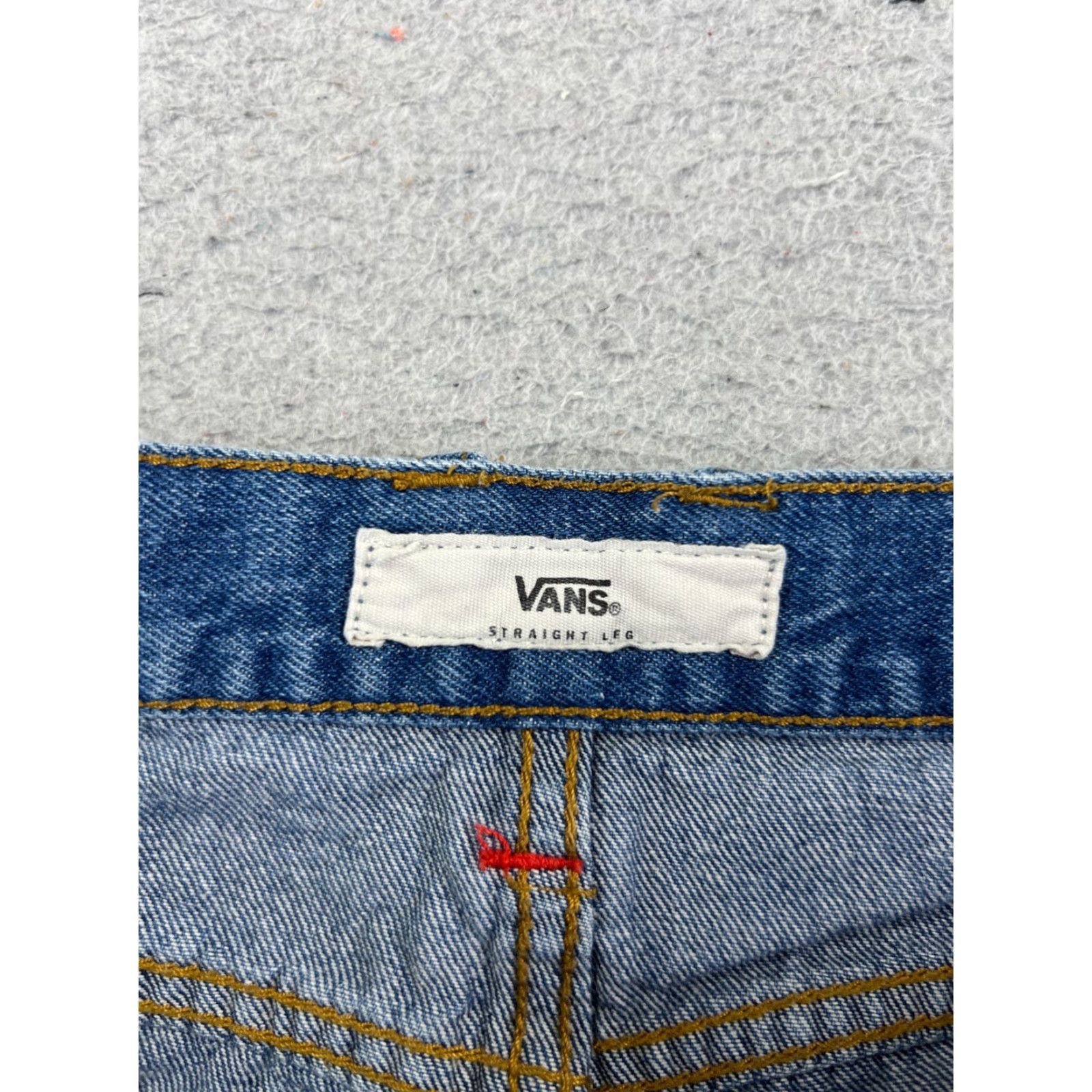 Vans Vans Shorts Womens 7 Blue Denim Mid Rise Cut-Off 27x7 Regular 5-Pocket Denim Short Jeans Wool? Size 28" / US 6 / IT 42 - 7 Thumbnail