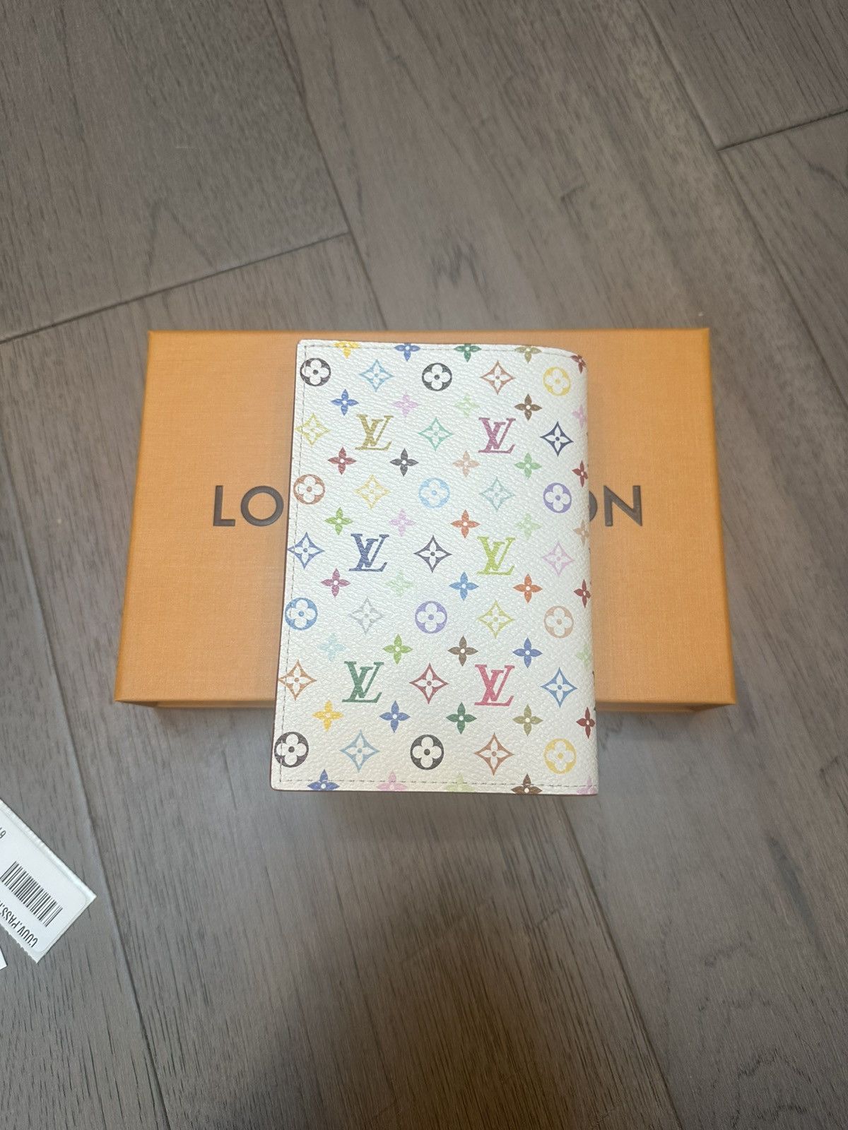 Louis Vuitton Louis Vuitton White Murakami Passport Holder Size ONE SIZE - 4 Thumbnail