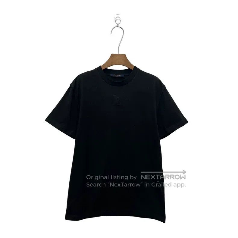 Louis Vuitton Louis Vuitton Black embossed short sleeves Size US S / EU 44-46 / 1 - 1 Thumbnail