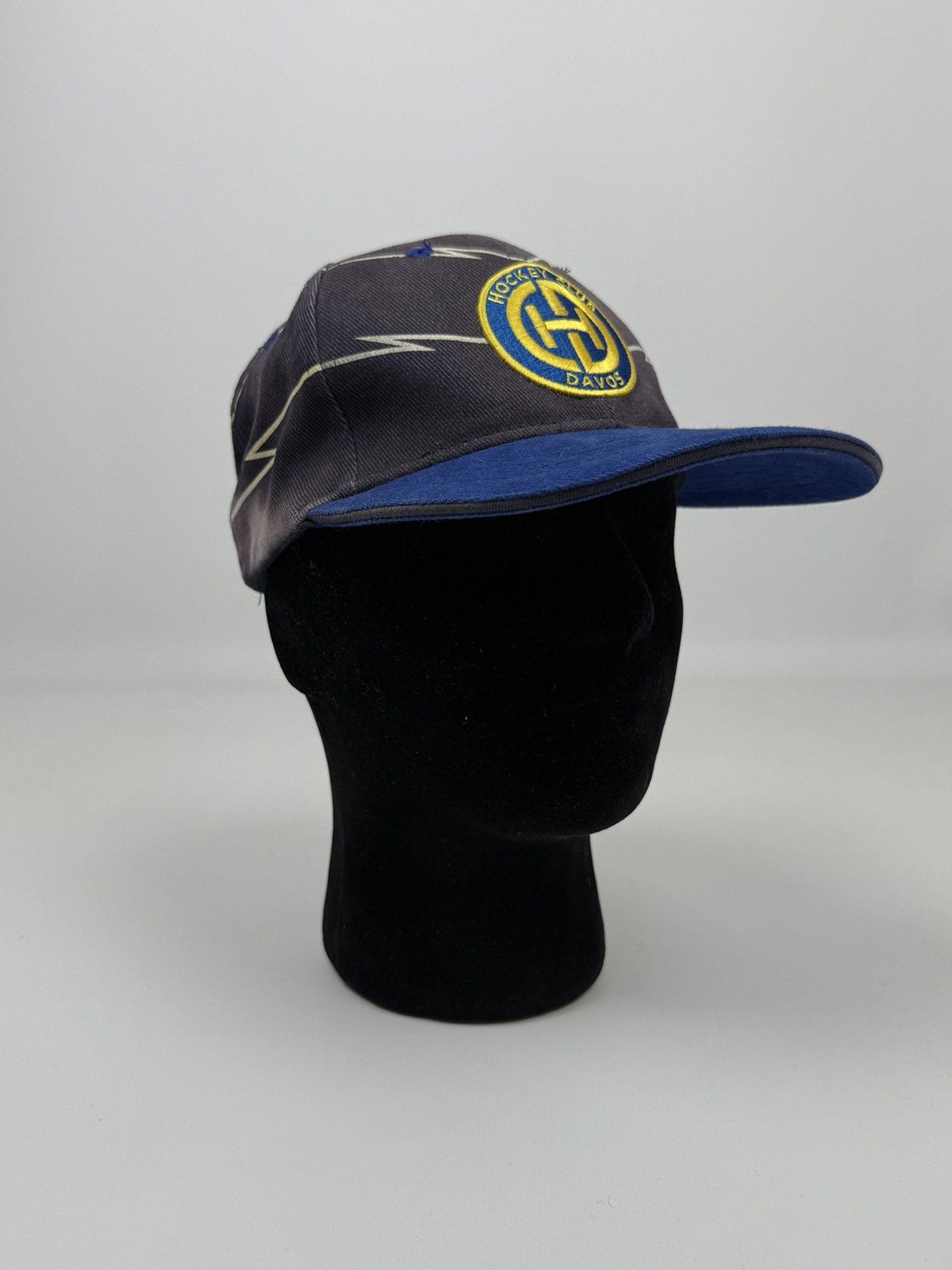 Vintage 1990s Vintage Faded Hockey Club Davos Shockwave Snapback Hat Size ONE SIZE - 9 Thumbnail