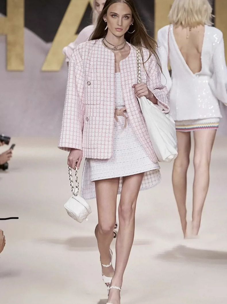 Chanel Chanel Pink and white plaid four-pocket silhouette jacket 2 Size XS / US 0-2 / IT 36-38 - 9 Thumbnail