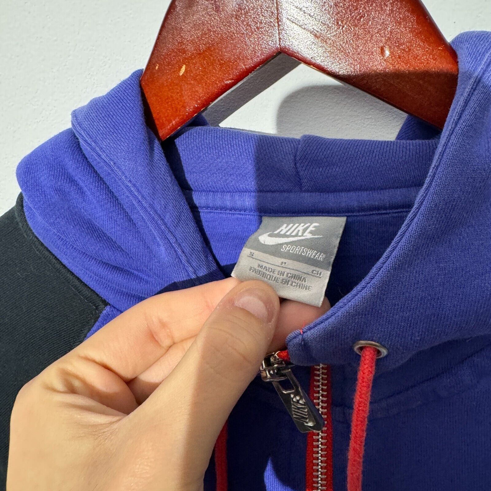 Nike Vintage Nike Unisex Purple Black Cotton Hoodie Size S Size US S / EU 44-46 / 1 - 8 Thumbnail