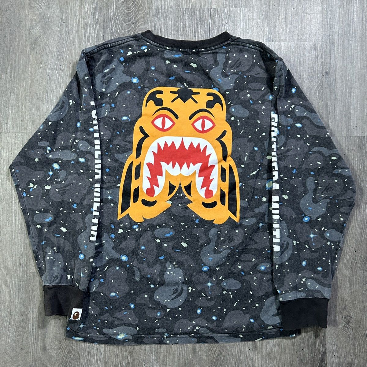 Bape BAPE Long Sleeve T Shirt Size US S / EU 44-46 / 1 - 4 Thumbnail