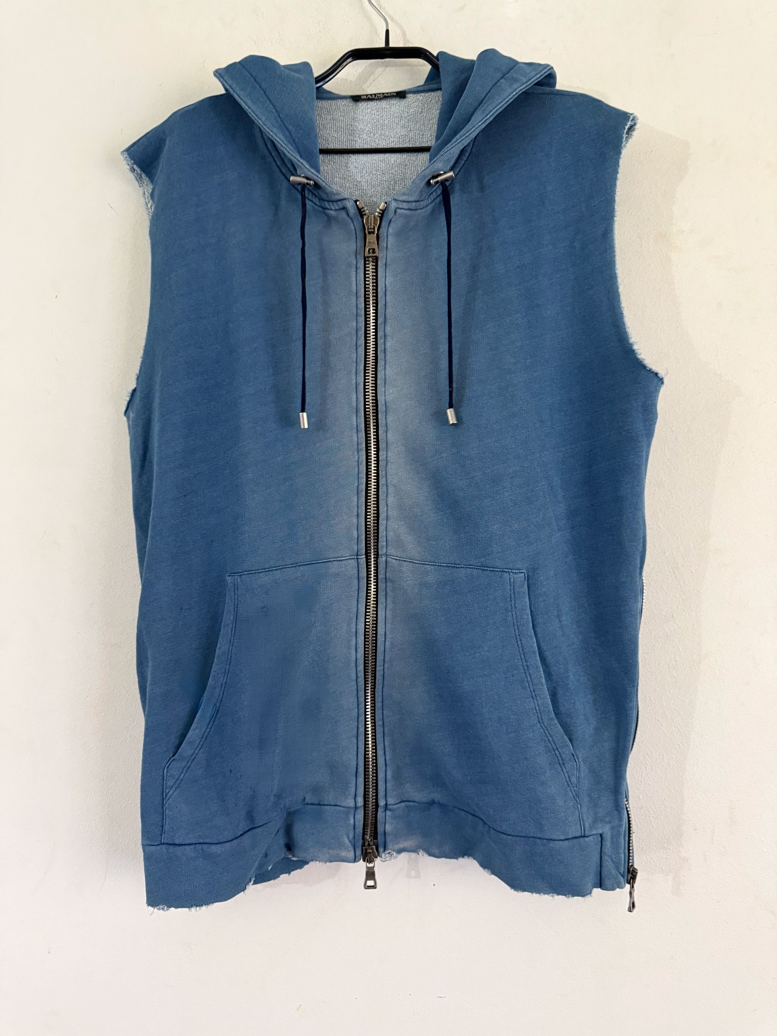 Balmain Archival Crest Sleeveless Zip Hoodie Size US XL / EU 56 / 4 - 4 Thumbnail
