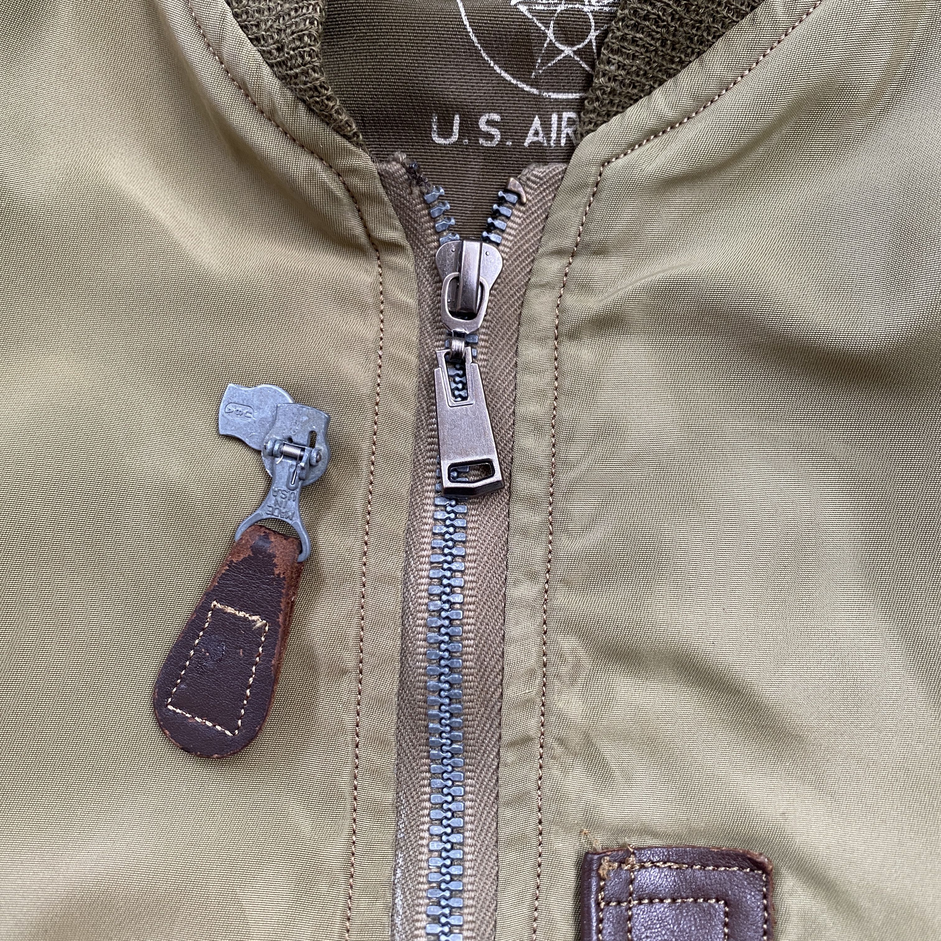 Buzz Rickson's Buzz Ricksons L-2 Flight Bomber Jacket Size US M / EU 48-50 / 2 - 5 Thumbnail