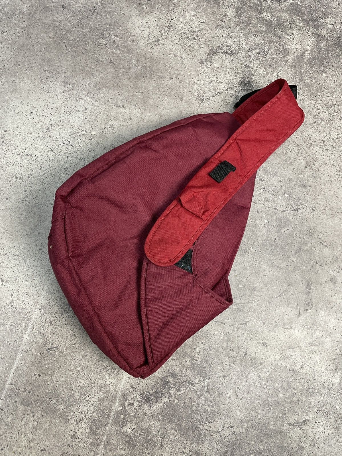 Vintage Vintage Y2K Adidas Y-3 Style Burgandy Dark Grey Sling Bag Size ONE SIZE - 8 Thumbnail